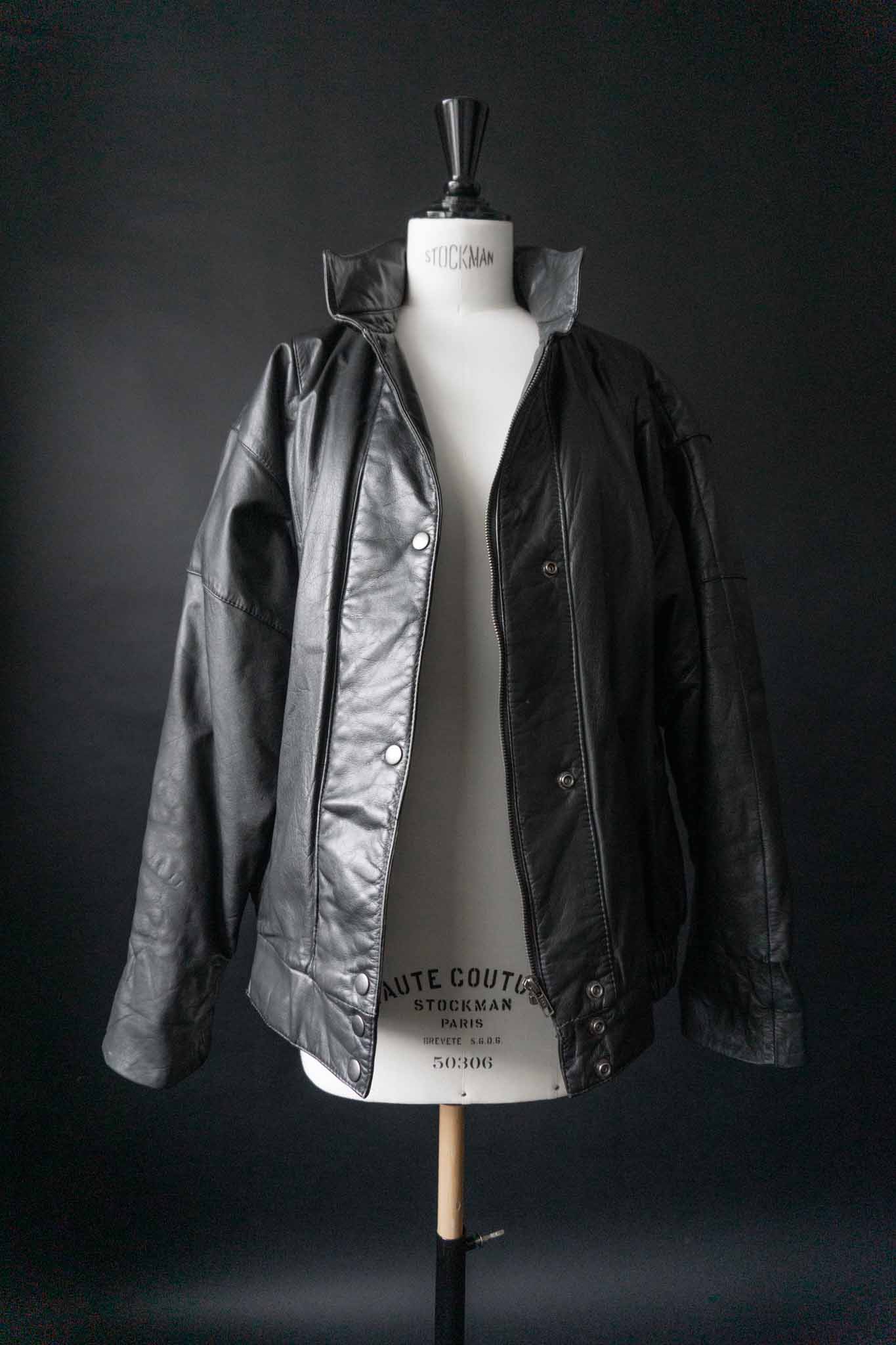 Schwarze Vintage Bomber-Lederjacke mit Druckknöpfen