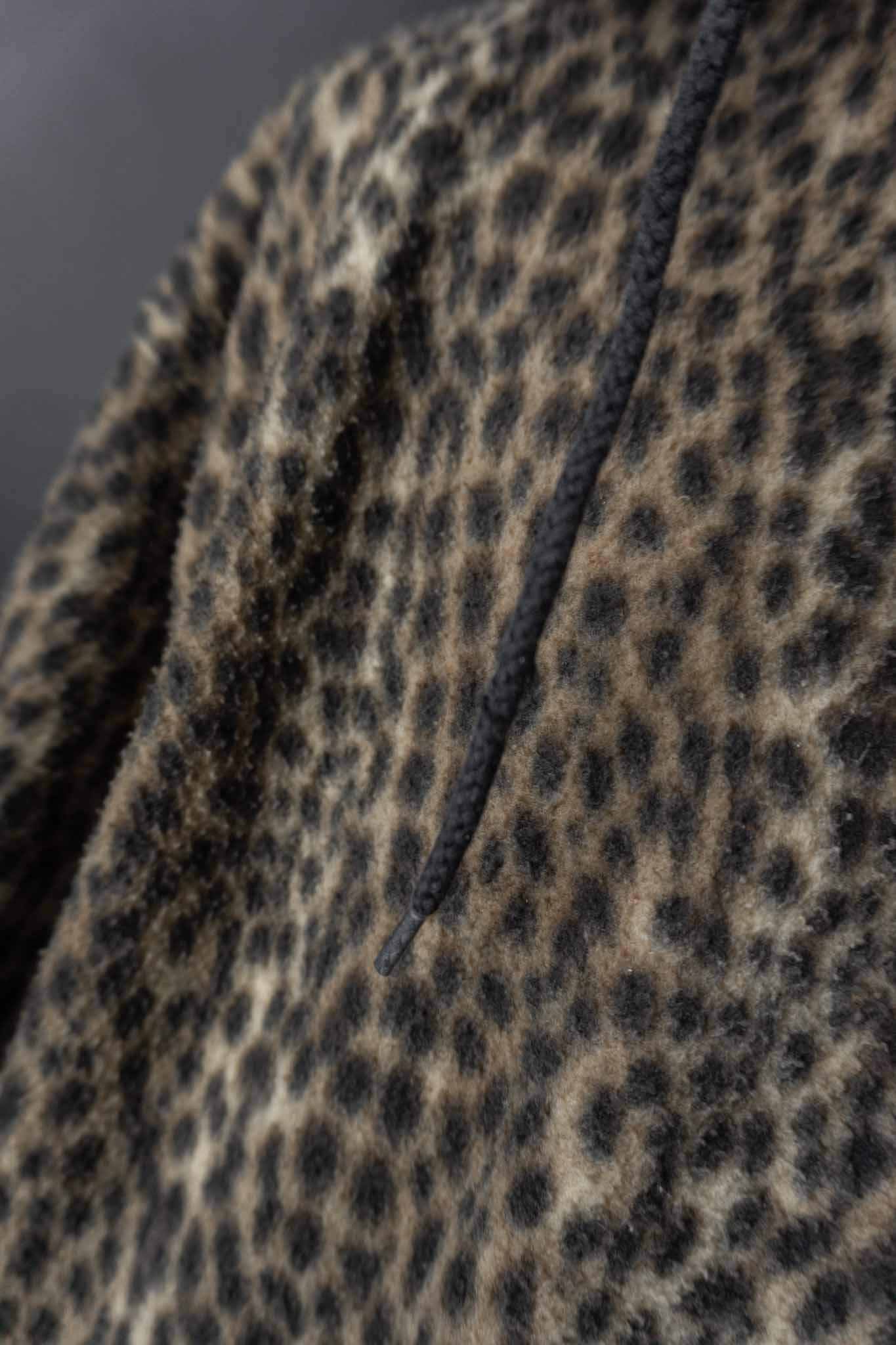 Vintage 80s Wendejacke Schwarz Leopard Fake Fur mit Kapuze und Oversize-Schnitt