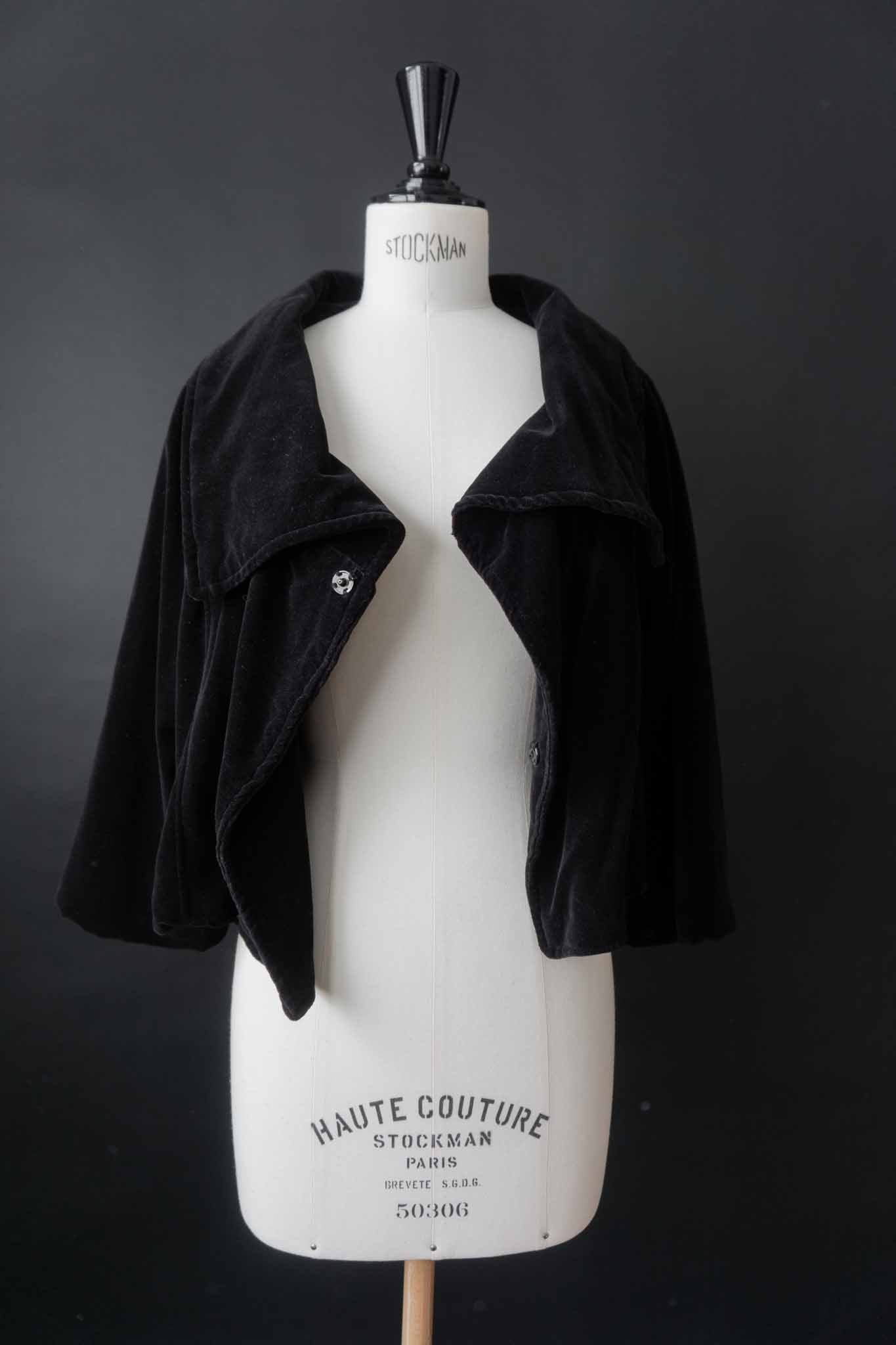 Vintage Samtjacke in Schwarz Baumwolle, drapierter Kragen