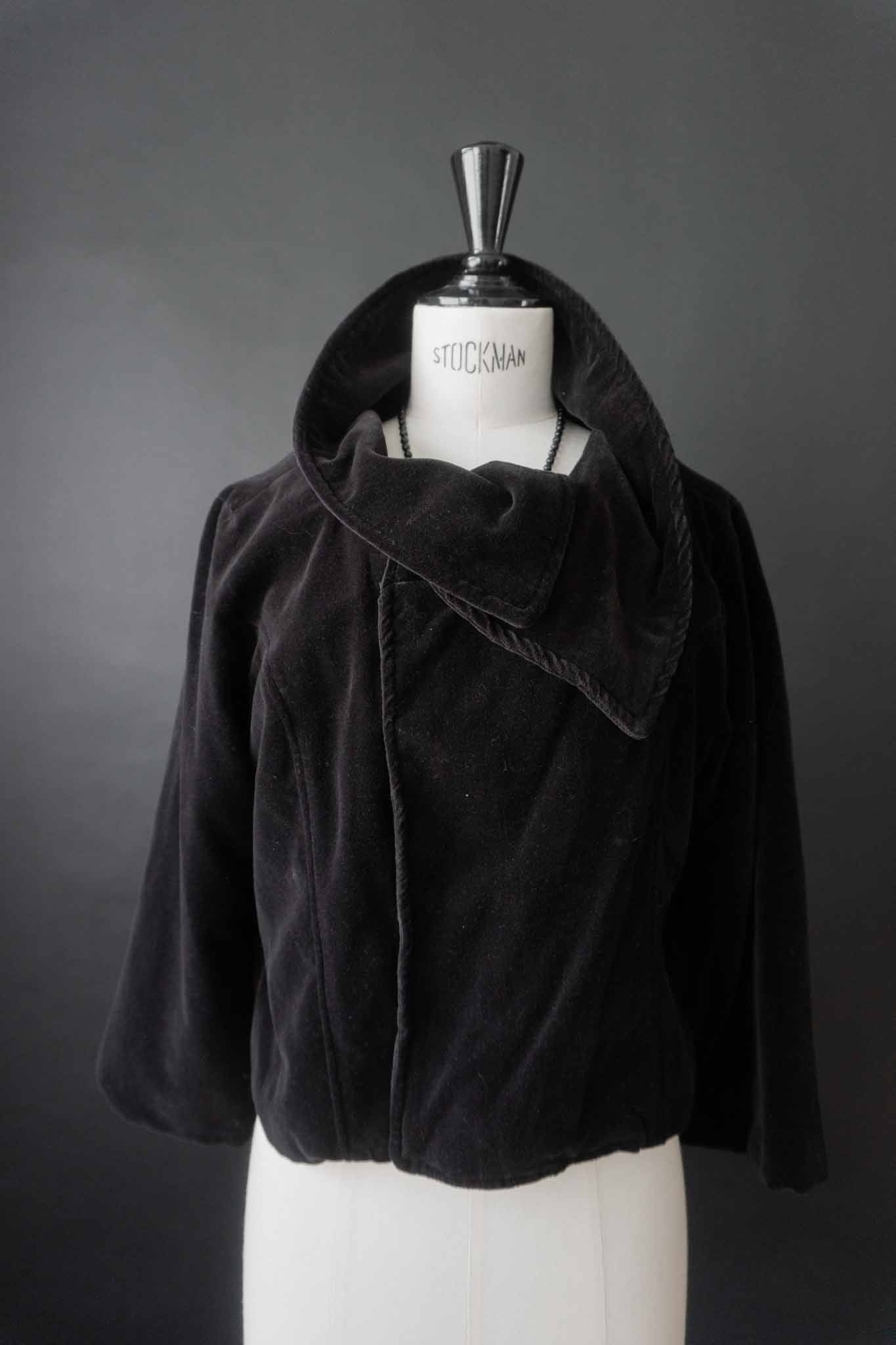 Vintage Samtjacke in Schwarz Baumwolle, drapierter Kragen