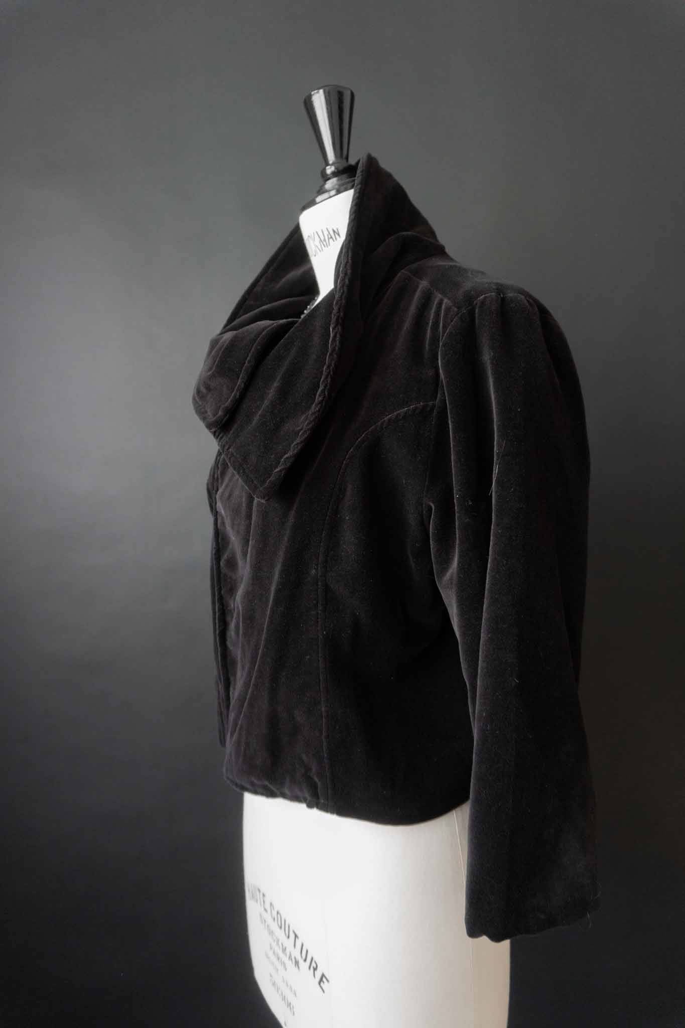 Vintage Samtjacke in Schwarz Baumwolle, drapierter Kragen