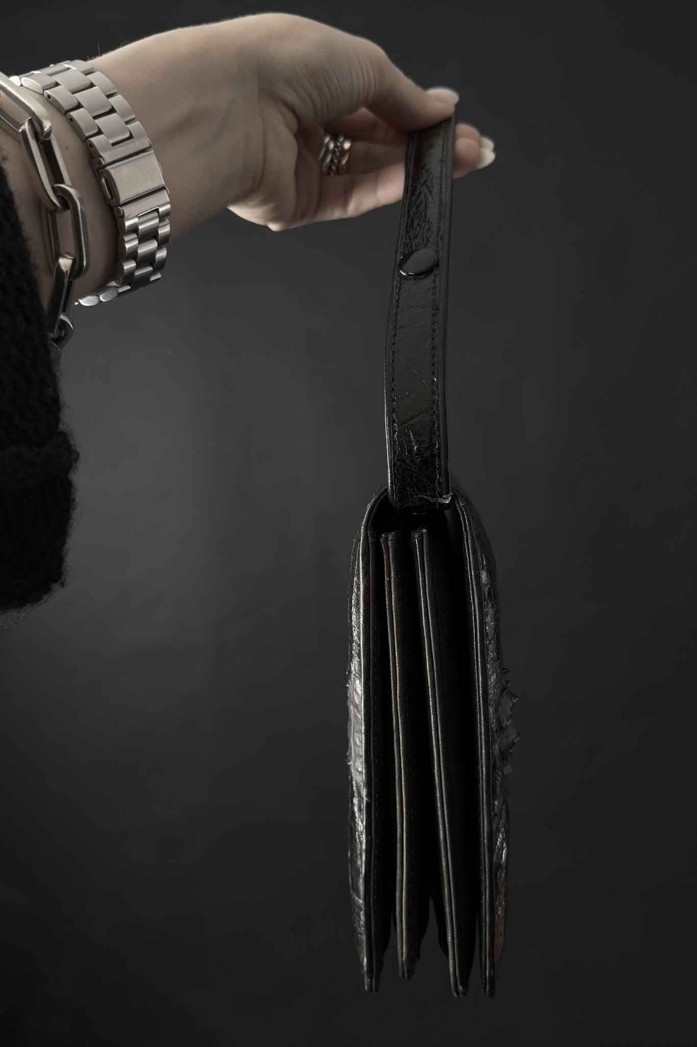 Vintage Krokoleder Tasche aus den 60ern – Schwarze Clutch & Schultertasche theplaincircle vintage