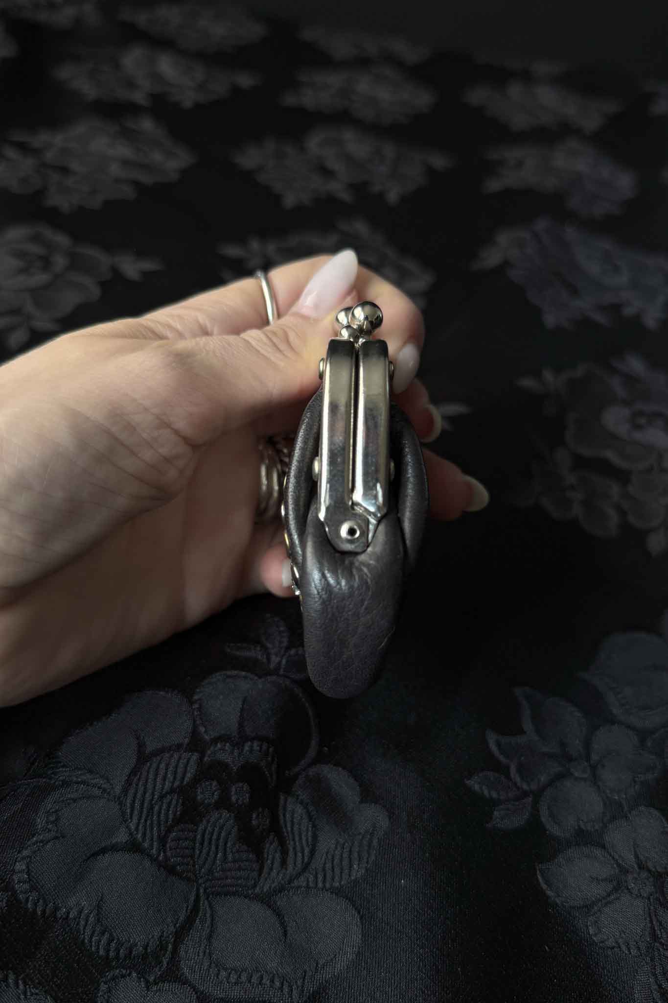 Kolster Mini-Etui aus Leder mit Strass und Nieten