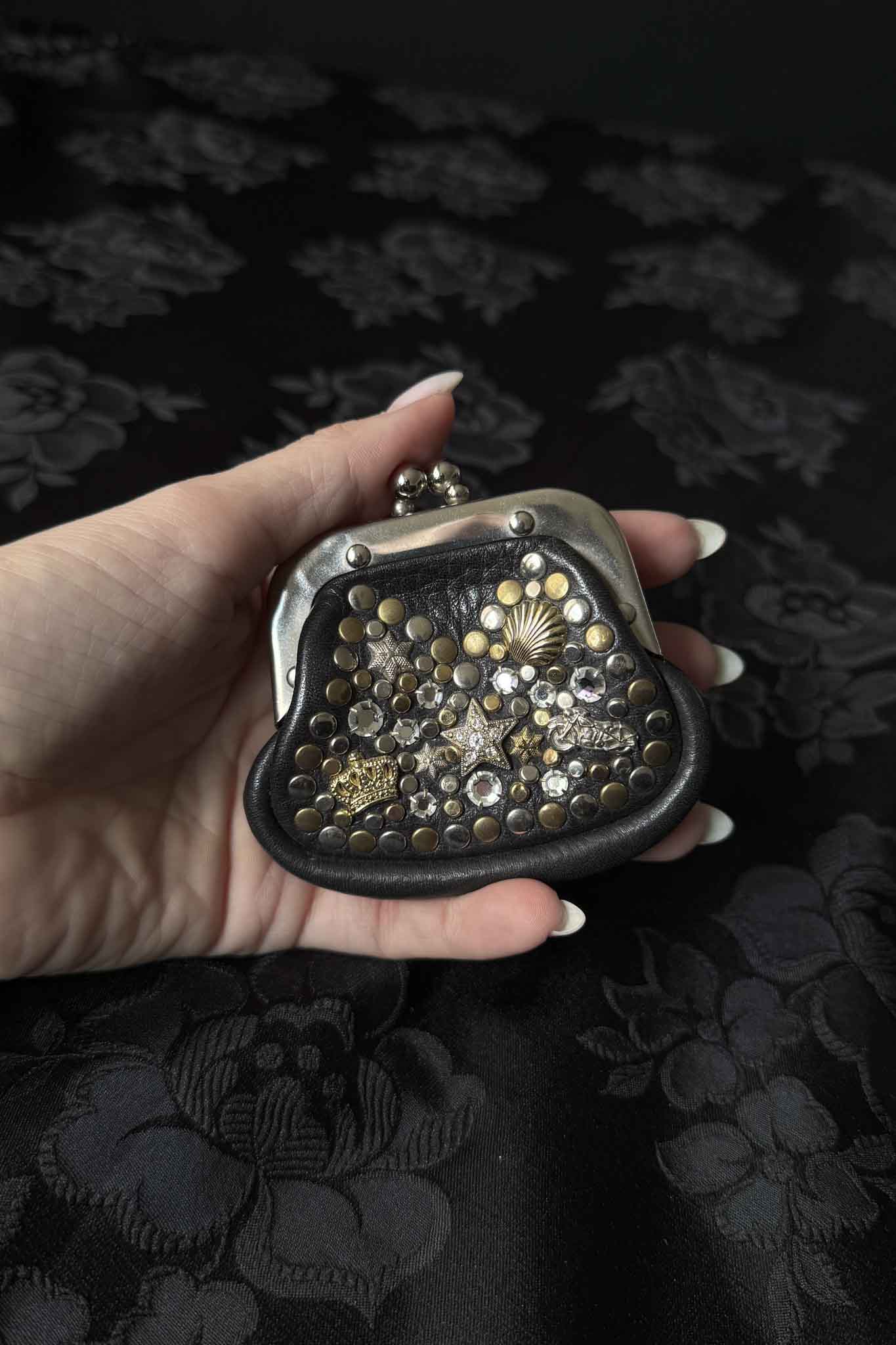 Kolster Mini-Etui aus Leder mit Strass und Nieten