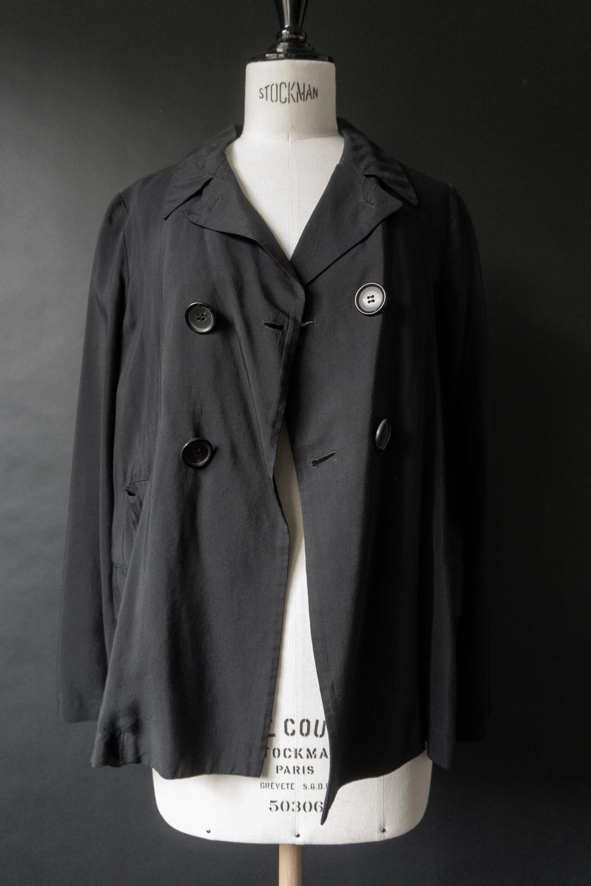 Schwarzer Vintage Blazer von Comme des Garçons aus 100 % Viskose mit doppelreihigem Verschluss