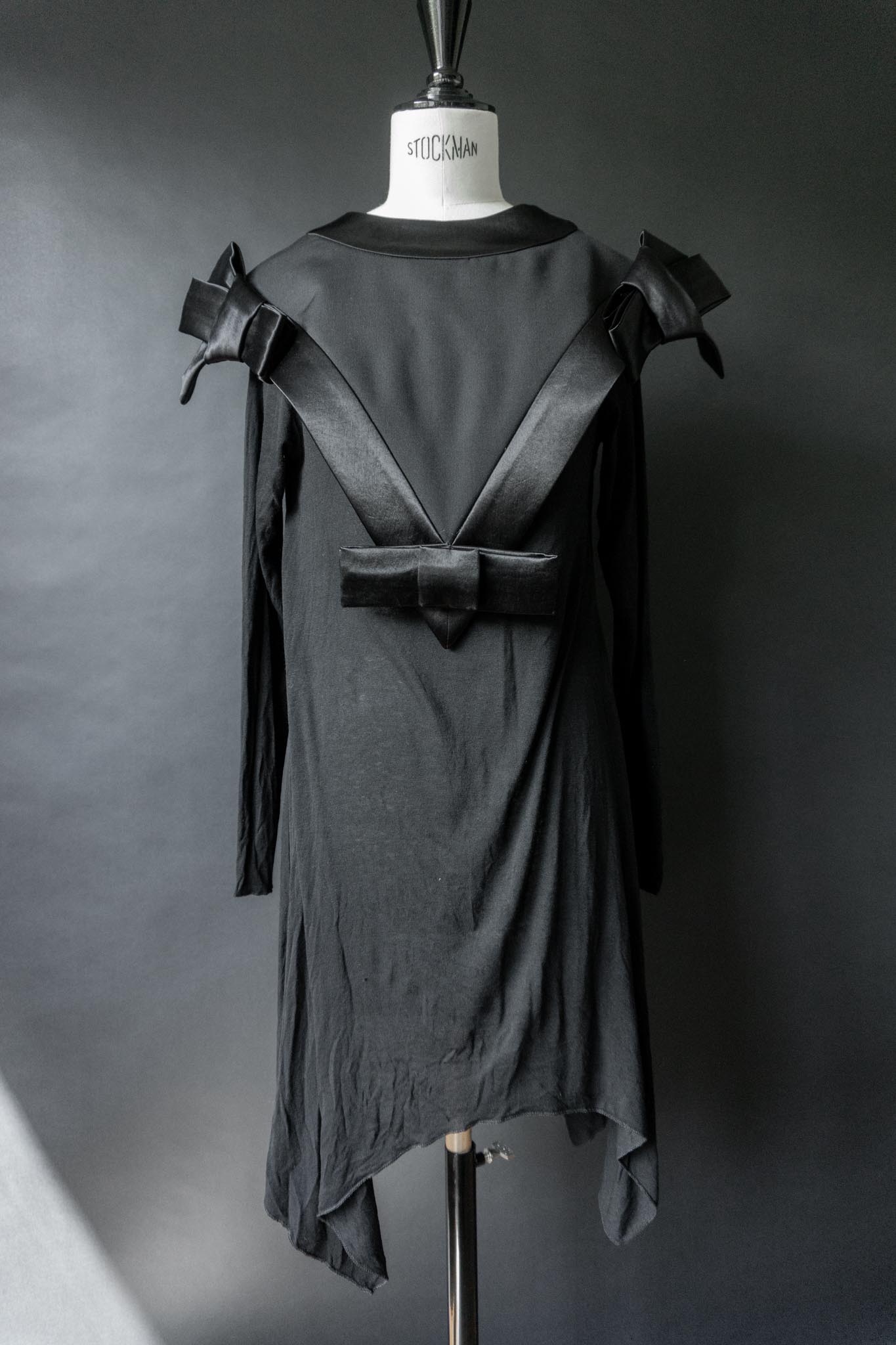 Jil Sander Designer-Top mit Schleifendetails – Runway Piece aus der Kollektion 2022 theplaincircle vintage
