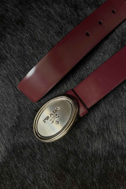 Vintage Prada Vintage Gürtel Bordeaux mit Logo Schließe 95