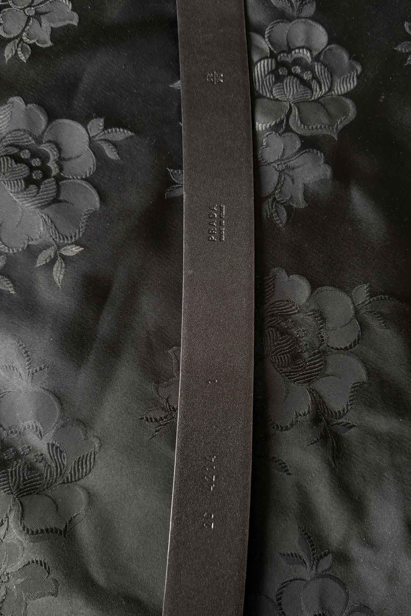 Vintage Prada Vintage Gürtel Bordeaux mit Logo Schließe 95