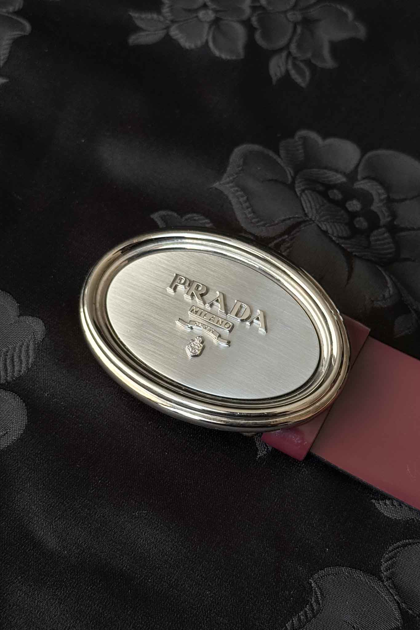 Vintage Prada Vintage Gürtel Bordeaux mit Logo Schließe 95