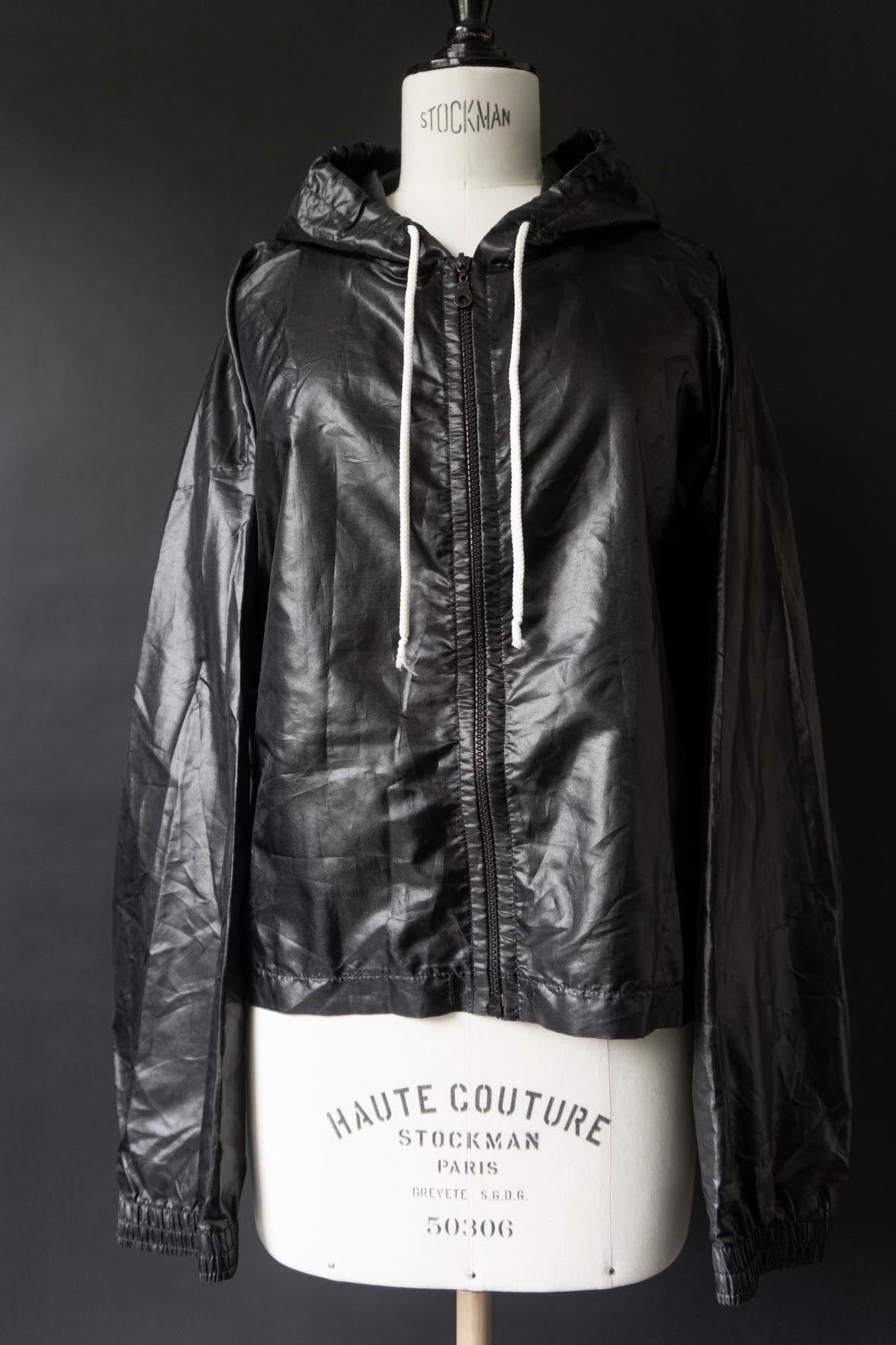90s Vintage Windjacke in Schwarz mit oversized Silhouette, M–L theplaincircle vintage