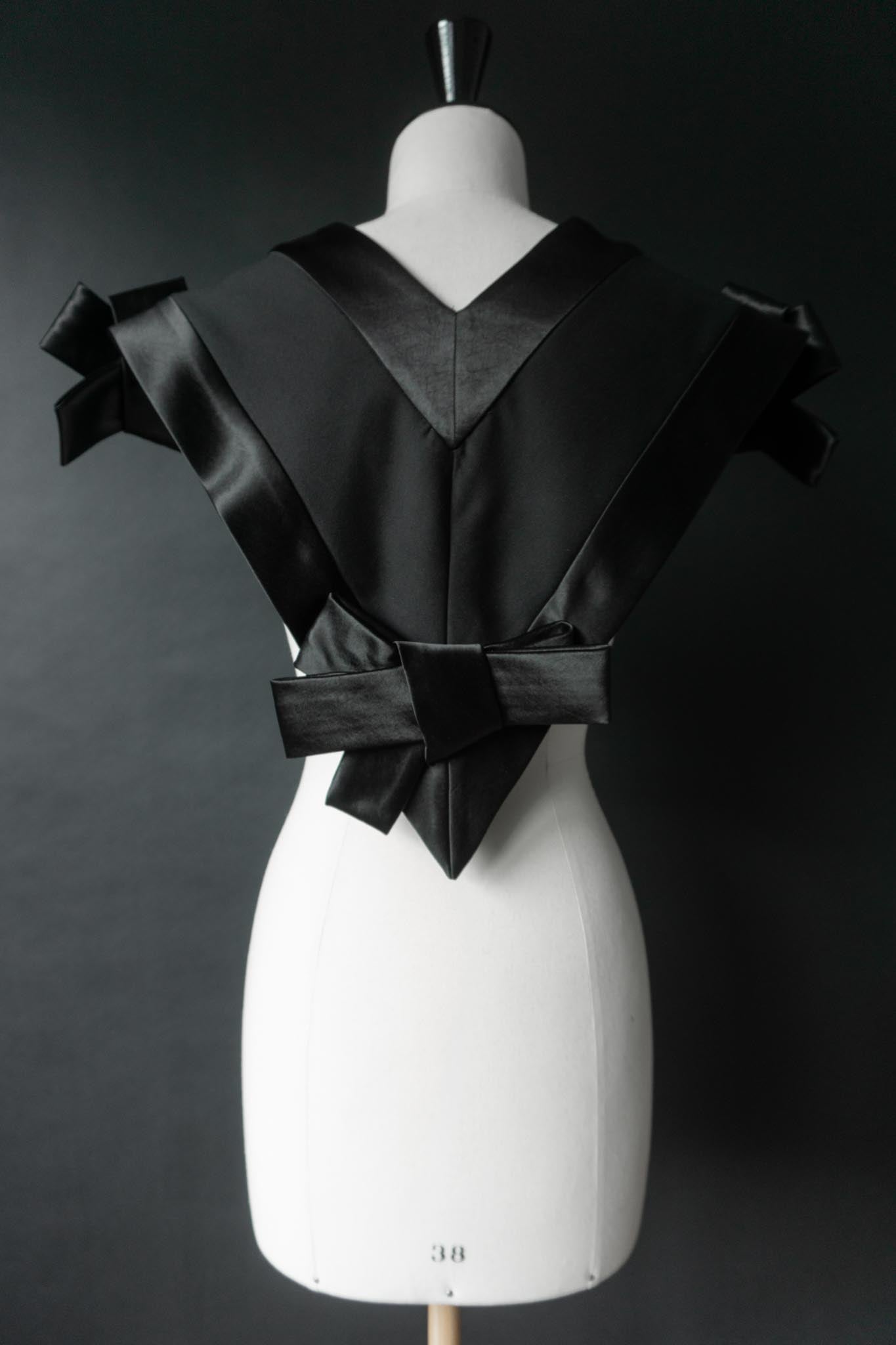 Jil Sander Designer-Top mit Schleifendetails – Runway Piece aus der Kollektion 2022 theplaincircle vintage