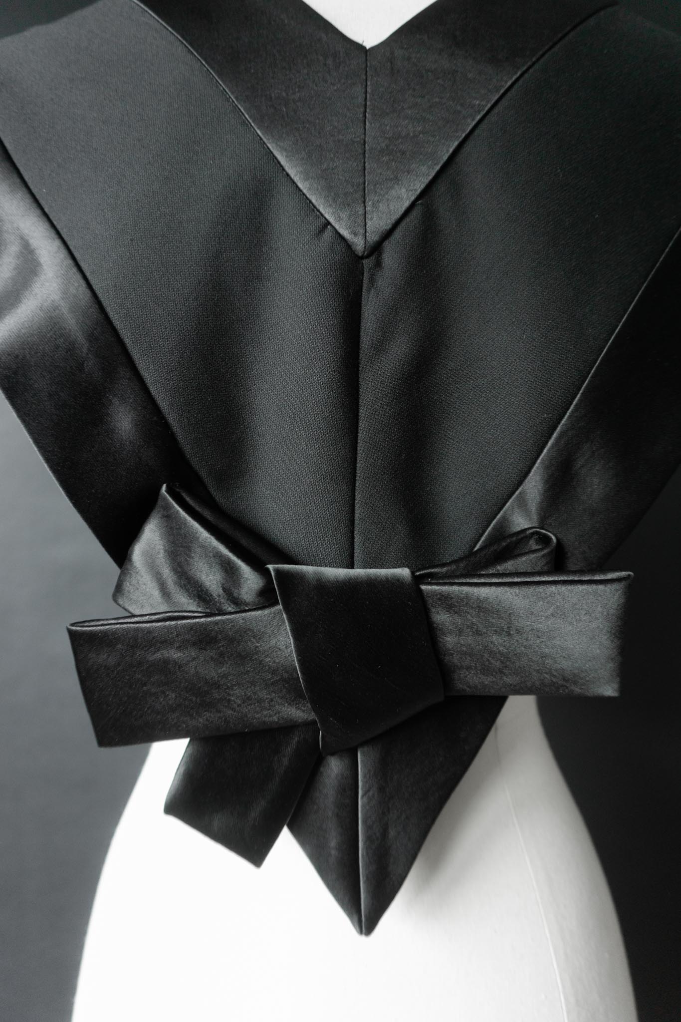 Jil Sander Designer-Top mit Schleifendetails – Runway Piece aus der Kollektion 2022 theplaincircle vintage