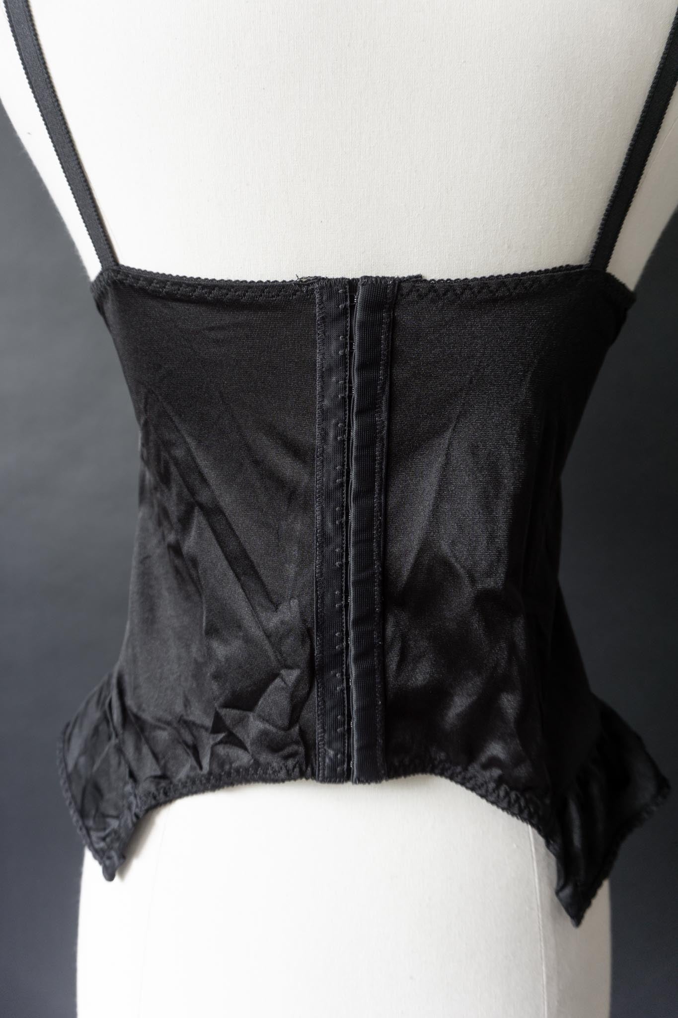 Vintage 80s Spitzen Corsagen Top mit Schößchen – Black Satin Bustier, S–M theplaincircle vintage