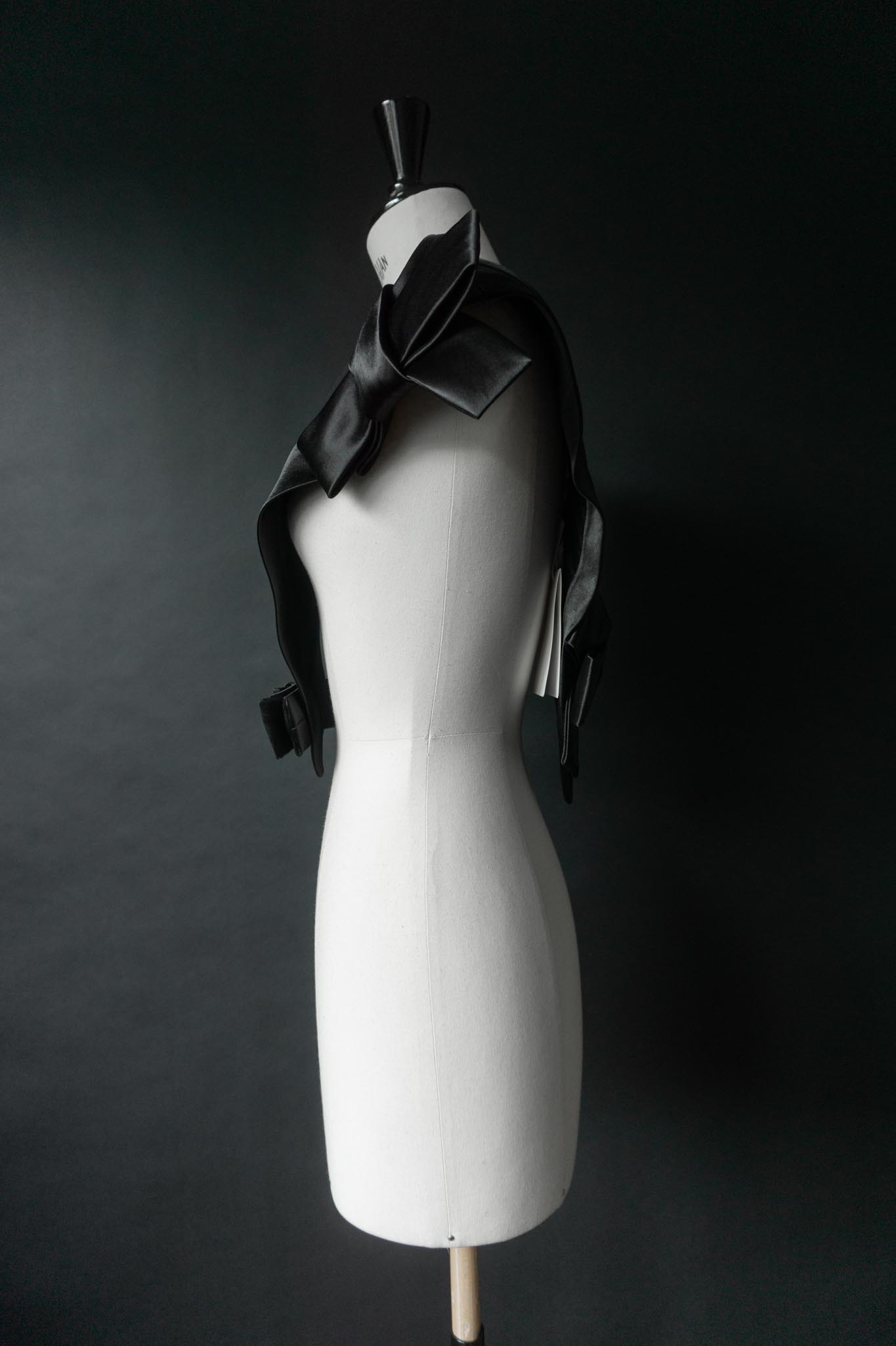 Jil Sander Designer-Top mit Schleifendetails – Runway Piece aus der Kollektion 2022 theplaincircle vintage