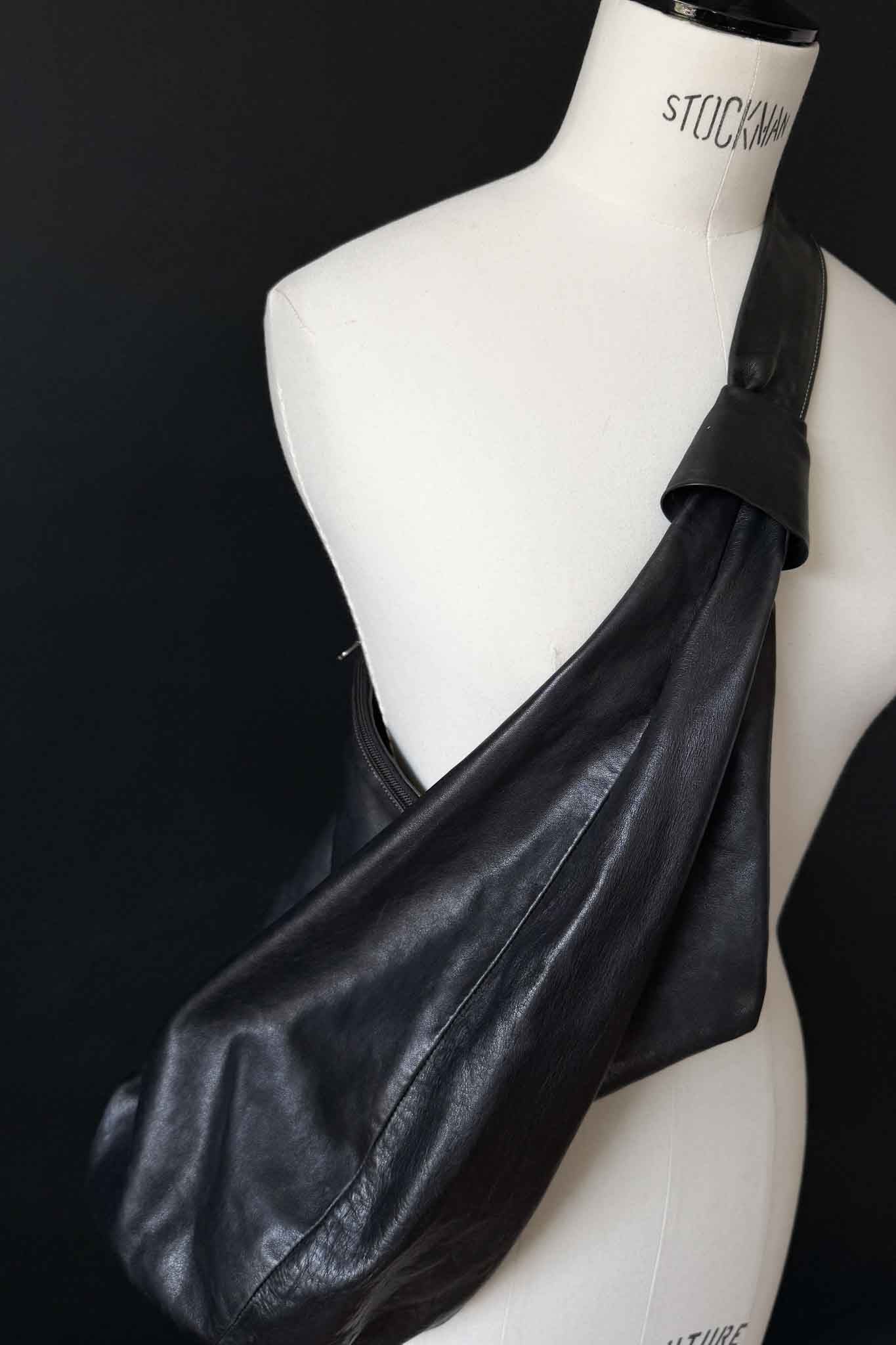 Große Vintage Ledertasche Schwarz – Bottega-inspirierter Oversized Shopper aus den 80ern theplaincircle vintage