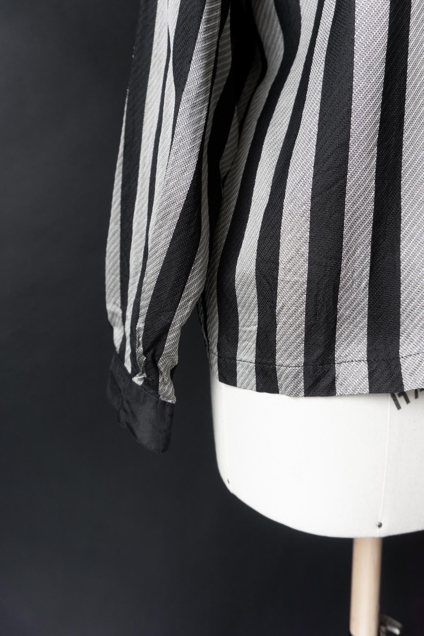 Vintage 80s Seidenbluse mit Streifenmuster in Schwarz-Grau, S–M theplaincircle vintage