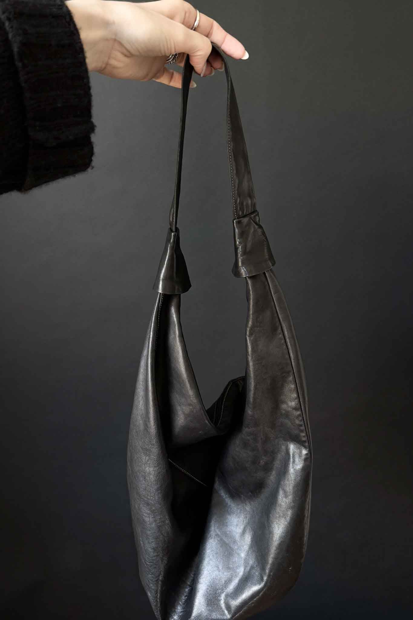 Große Vintage Ledertasche Schwarz – Bottega-inspirierter Oversized Shopper aus den 80ern theplaincircle vintage