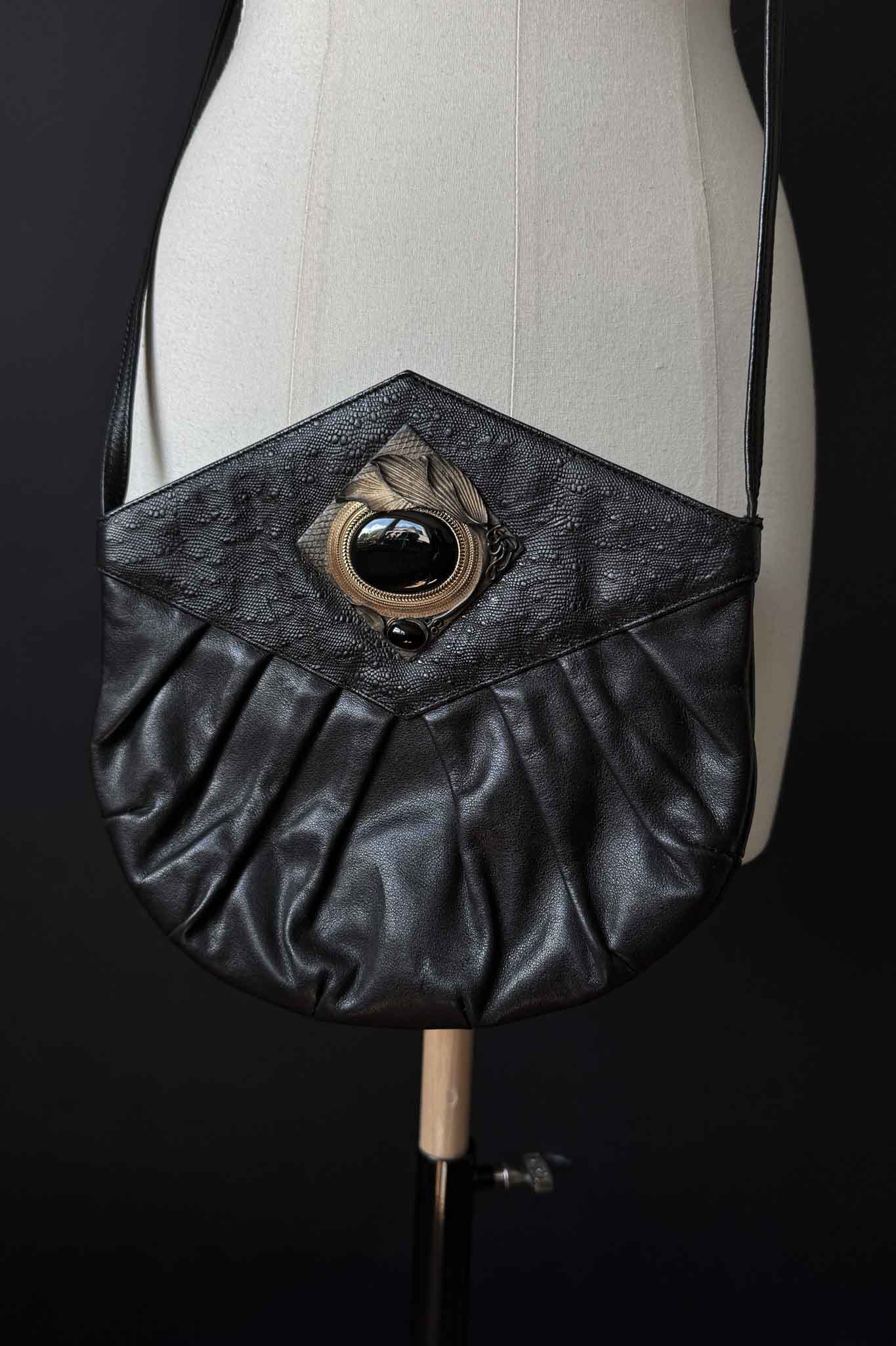 Vintage Leder Umhängetasche mit Schmuckverschluss