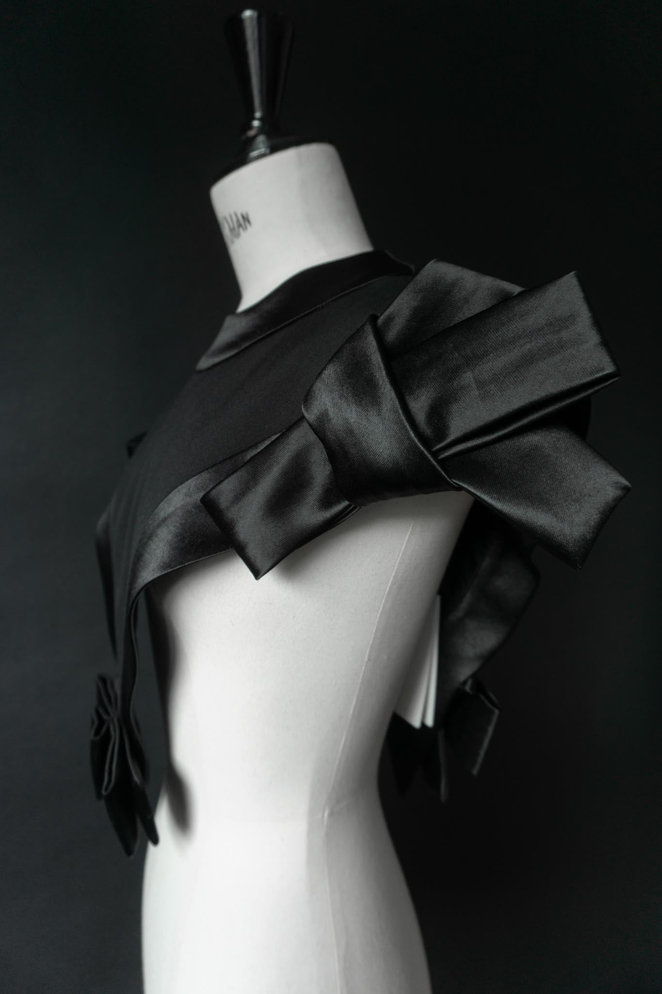 Jil Sander Designer-Top mit Schleifendetails – Runway Piece aus der Kollektion 2022 theplaincircle vintage