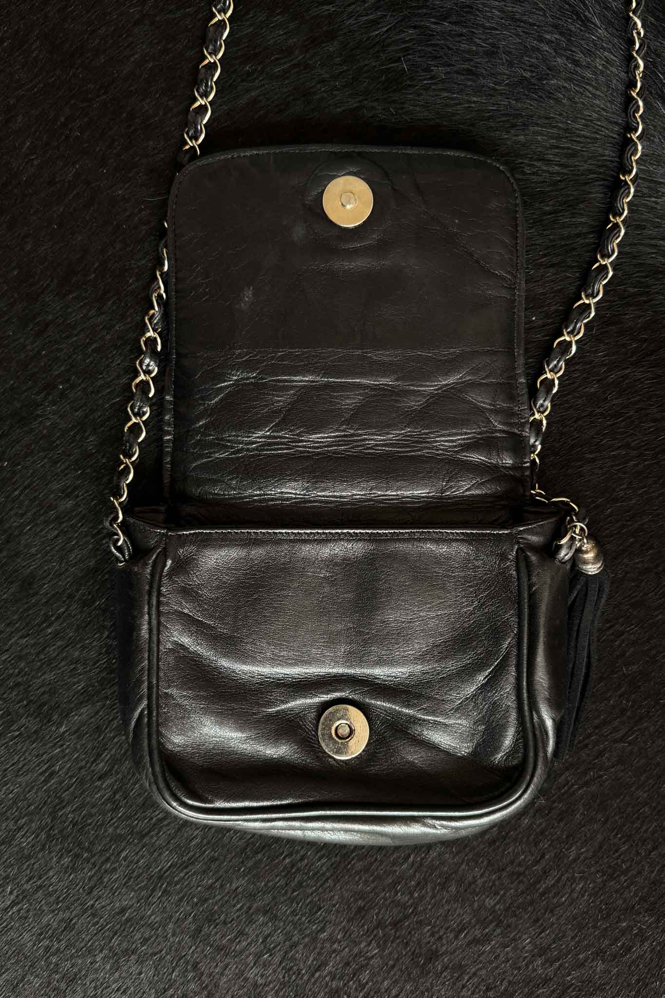 Vintage Schwarze Nappaleder-Tasche mit Kettenriemen