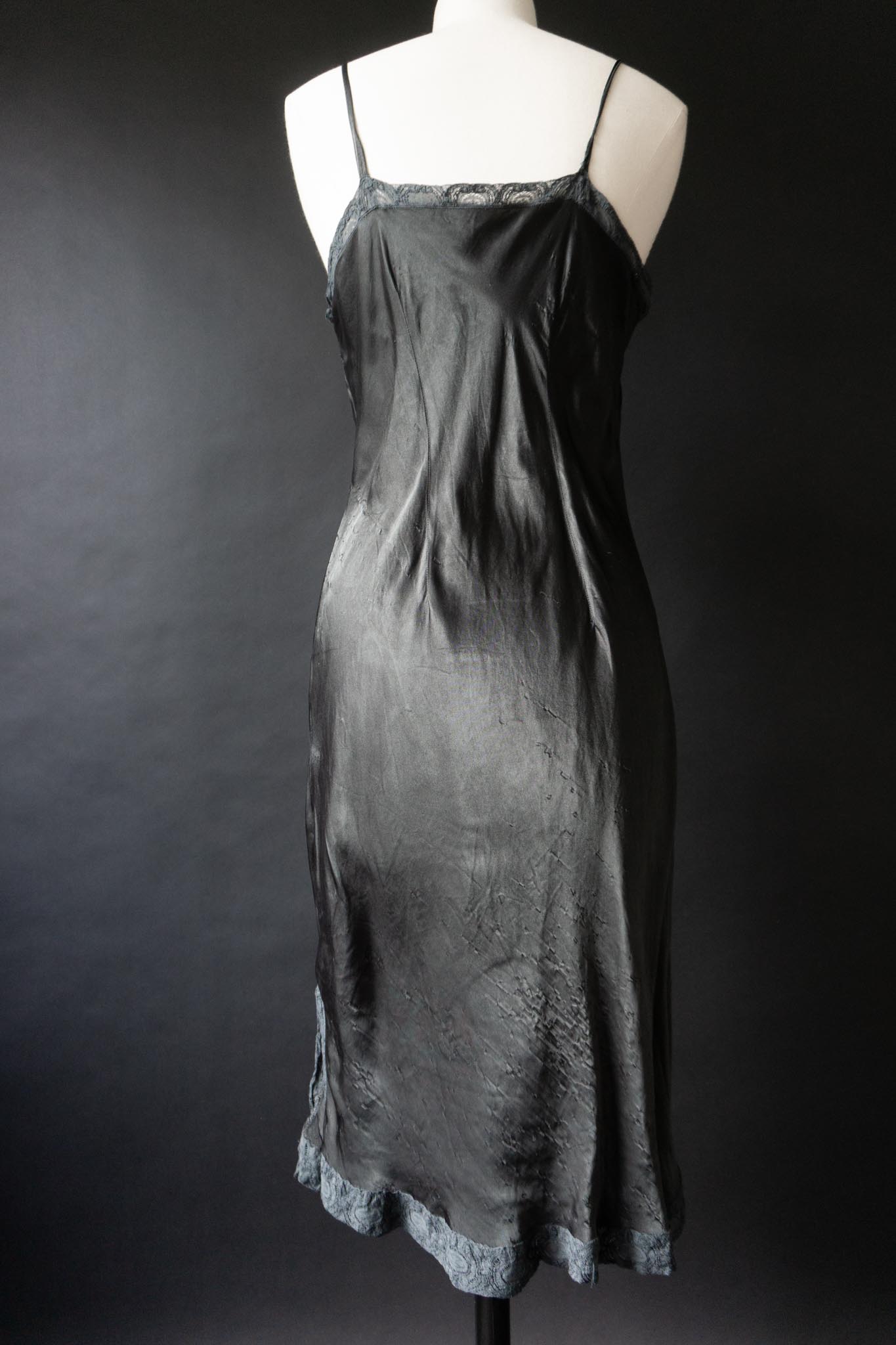 Vintage Slipdress aus Viskose mit Spitze, S theplaincircle vintage