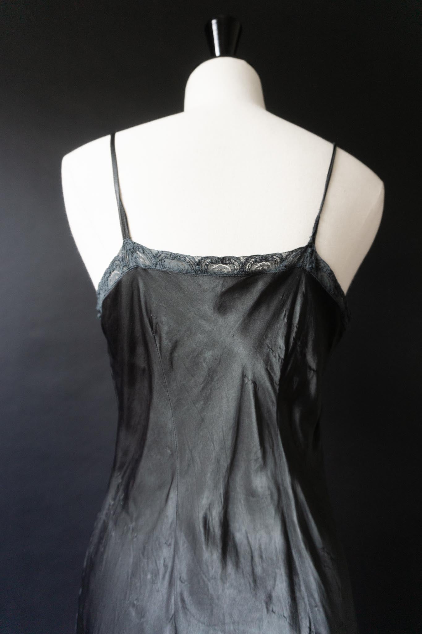 Vintage Slipdress aus Viskose mit Spitze, S theplaincircle vintage