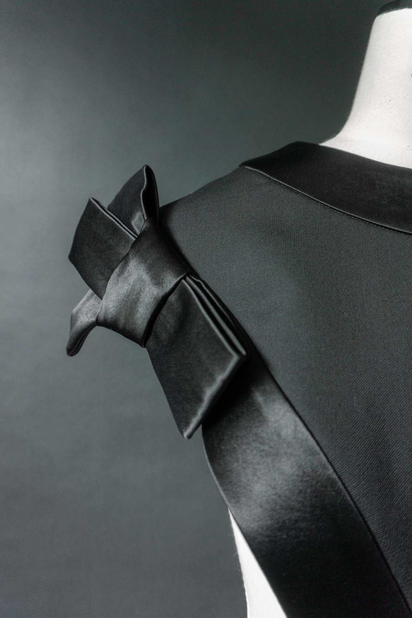 Jil Sander Designer-Top mit Schleifendetails – Runway Piece aus der Kollektion 2022 theplaincircle vintage