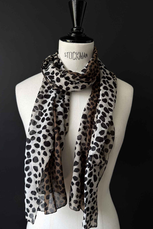Leichter vintage Leo-Schal im Animal Print theplaincircle vintage
