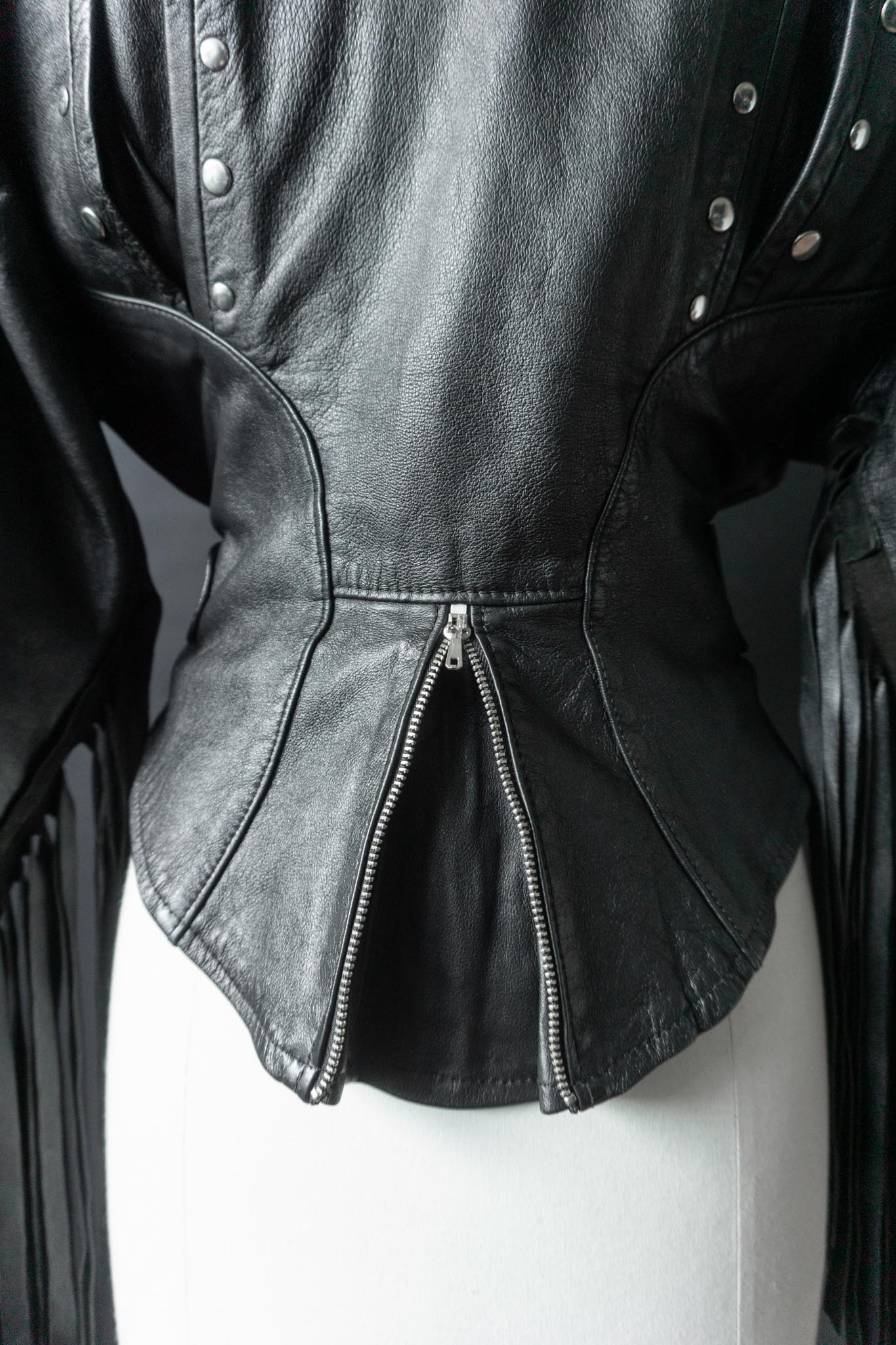 Vintage 80s Statement Glamrock Lederjacke mit Fransen & Nieten, XS–M theplaincircle vintage