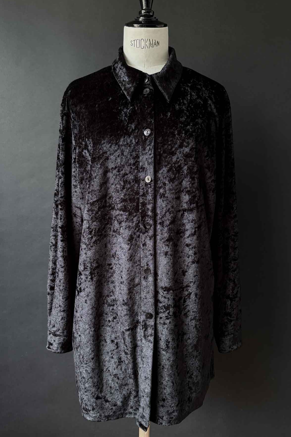 Schwarze lange Vintage Samtbluse aus den 80er Jahren mit glänzender Crushed-Velvet-Optik