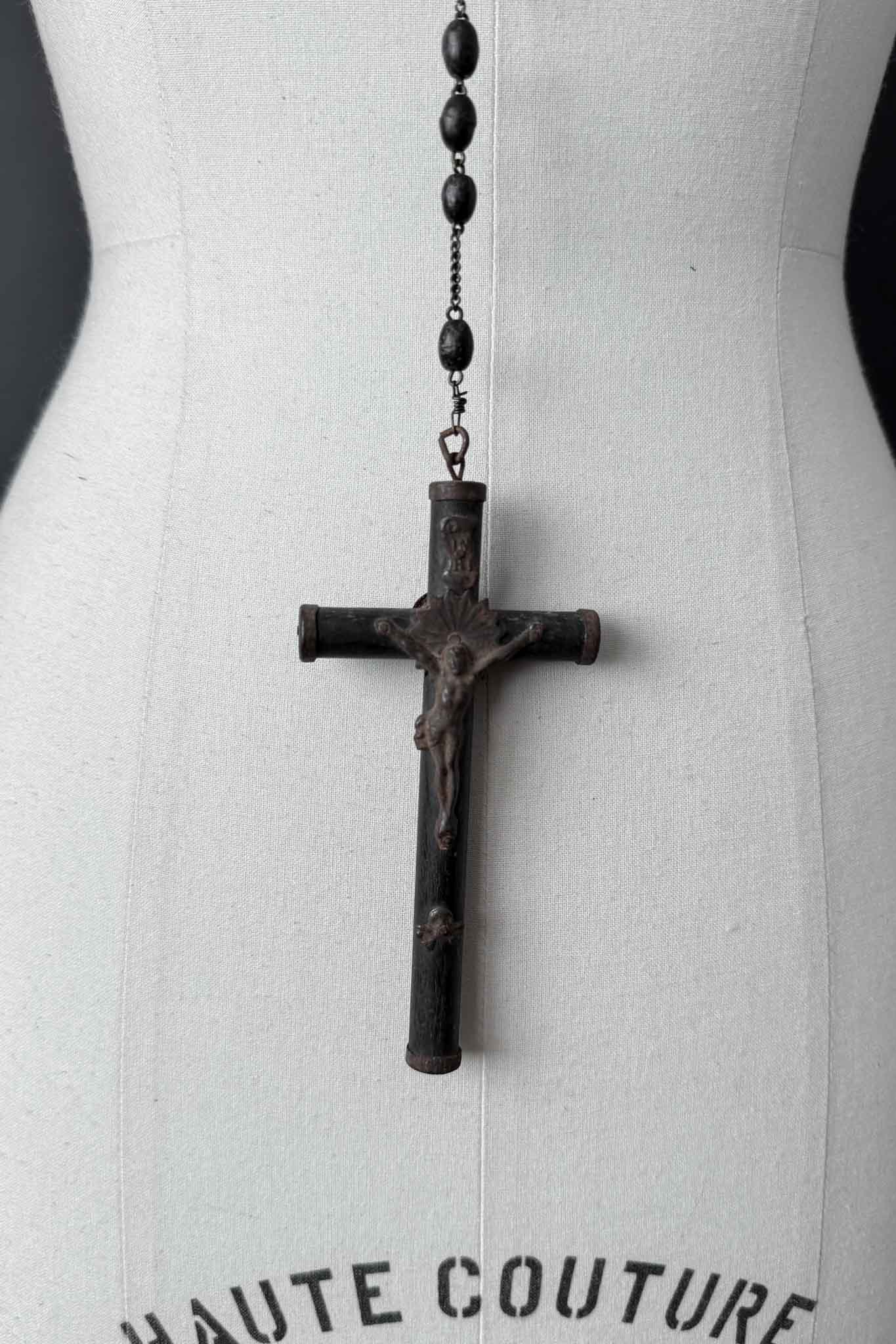 Antiker Rosenkranz mit Holzkreuz & dunklen Holzperlen