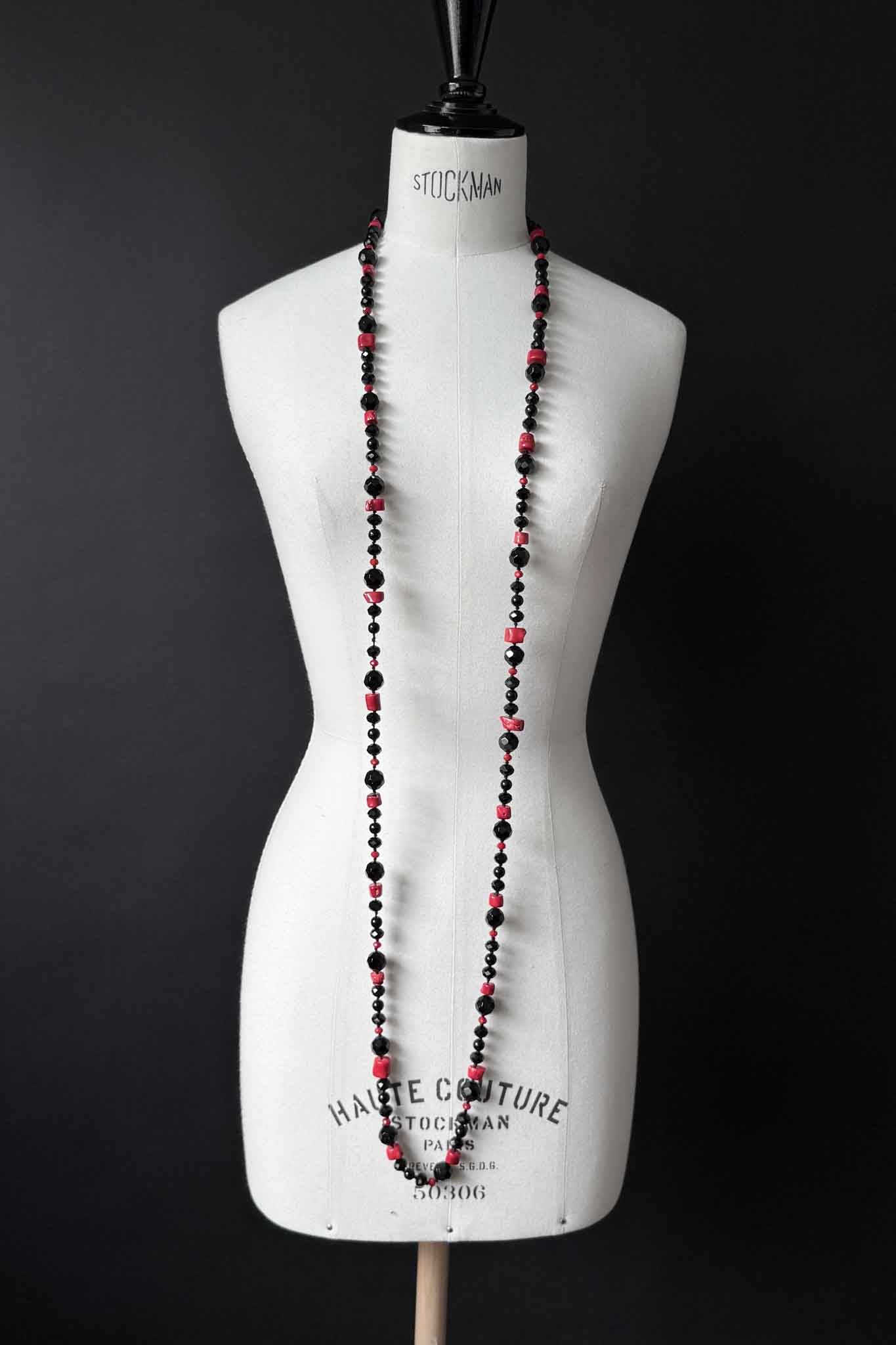 Vintage Onyx-Kette mit Korallenelementen in Schwarz & Rot