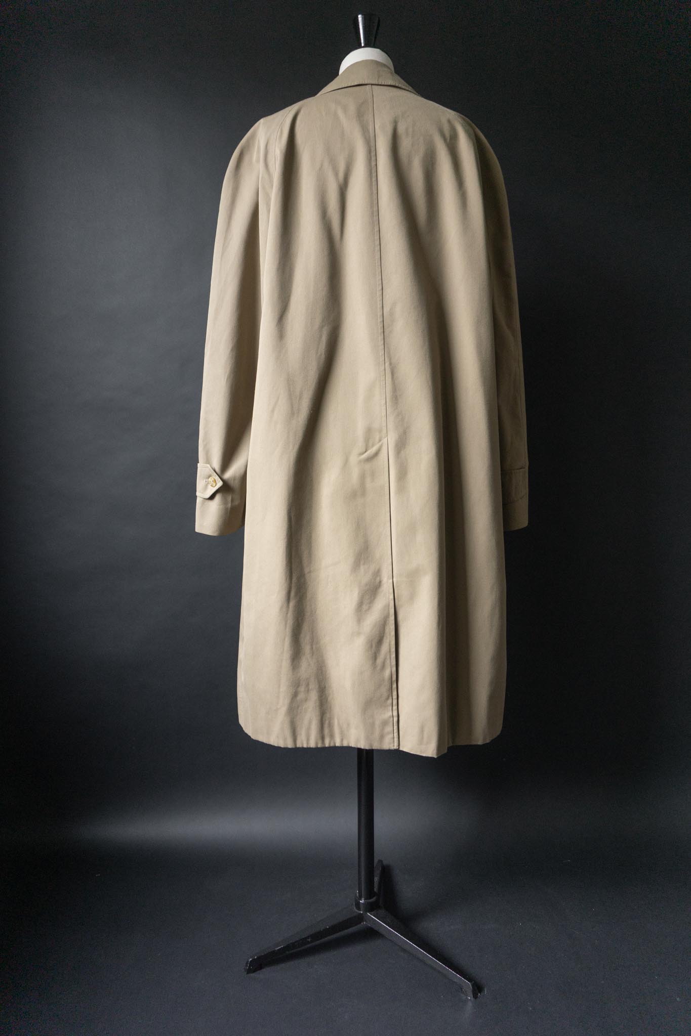 Vintage Burberry Car Coat in Beige, Made in England, M–XL theplaincircle vintage