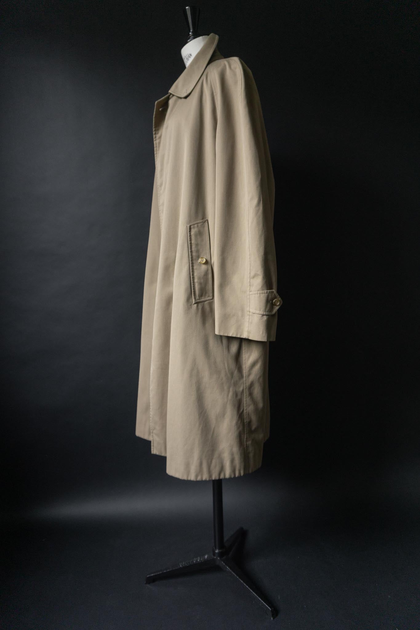 Vintage Burberry Car Coat in Beige, Made in England, M–XL theplaincircle vintage