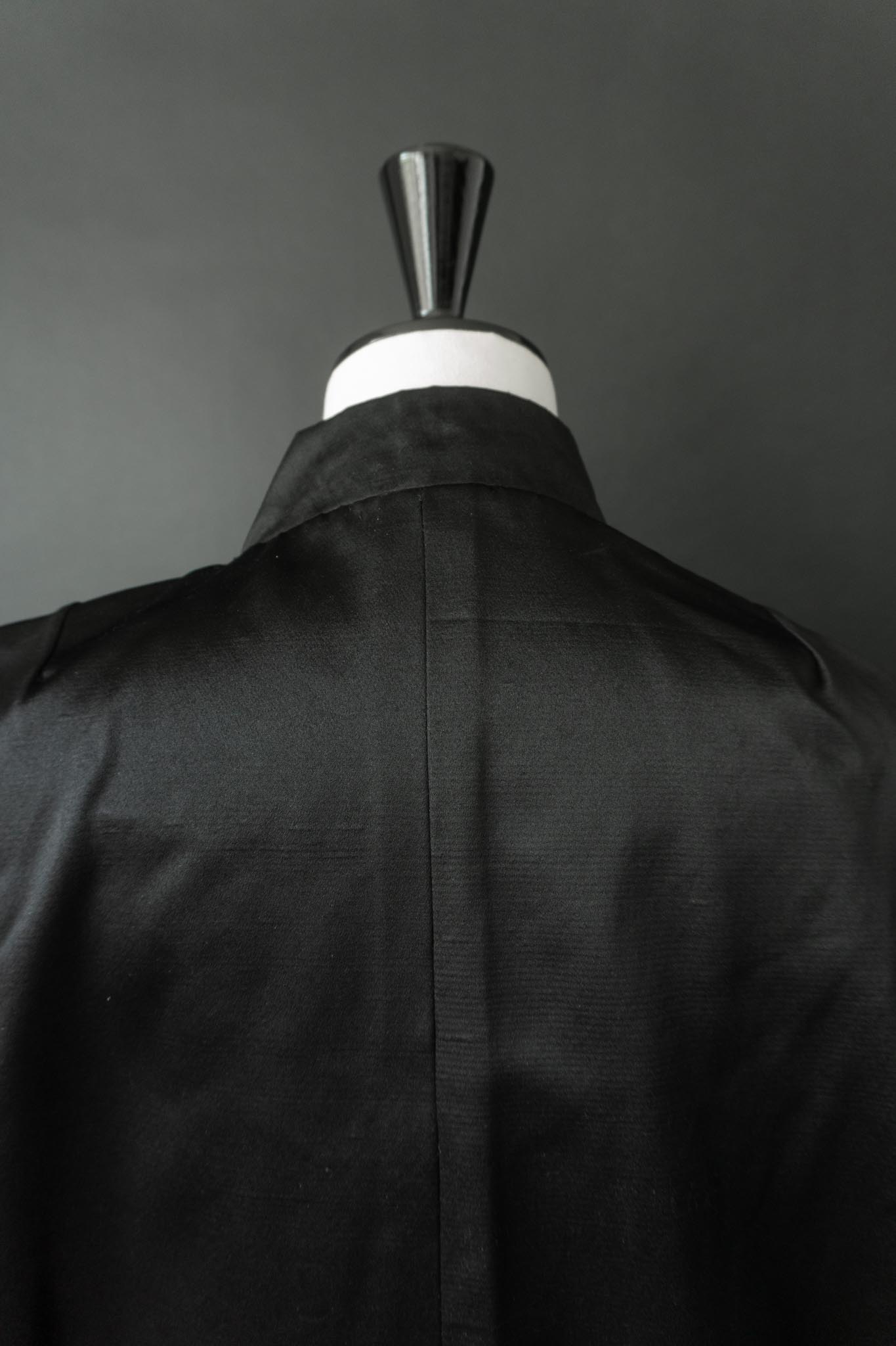 Vintage Kimonojacke schwarze Seide, M–L theplaincircle vintage