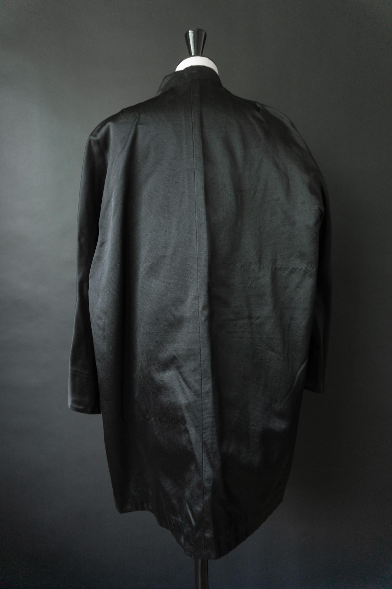 Vintage Kimonojacke schwarze Seide, M–L theplaincircle vintage