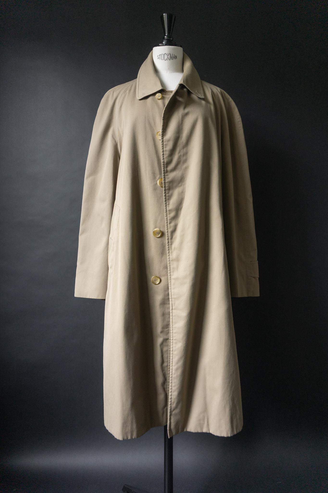 Vintage Burberry Car Coat in Beige, Made in England, M–XL theplaincircle vintage