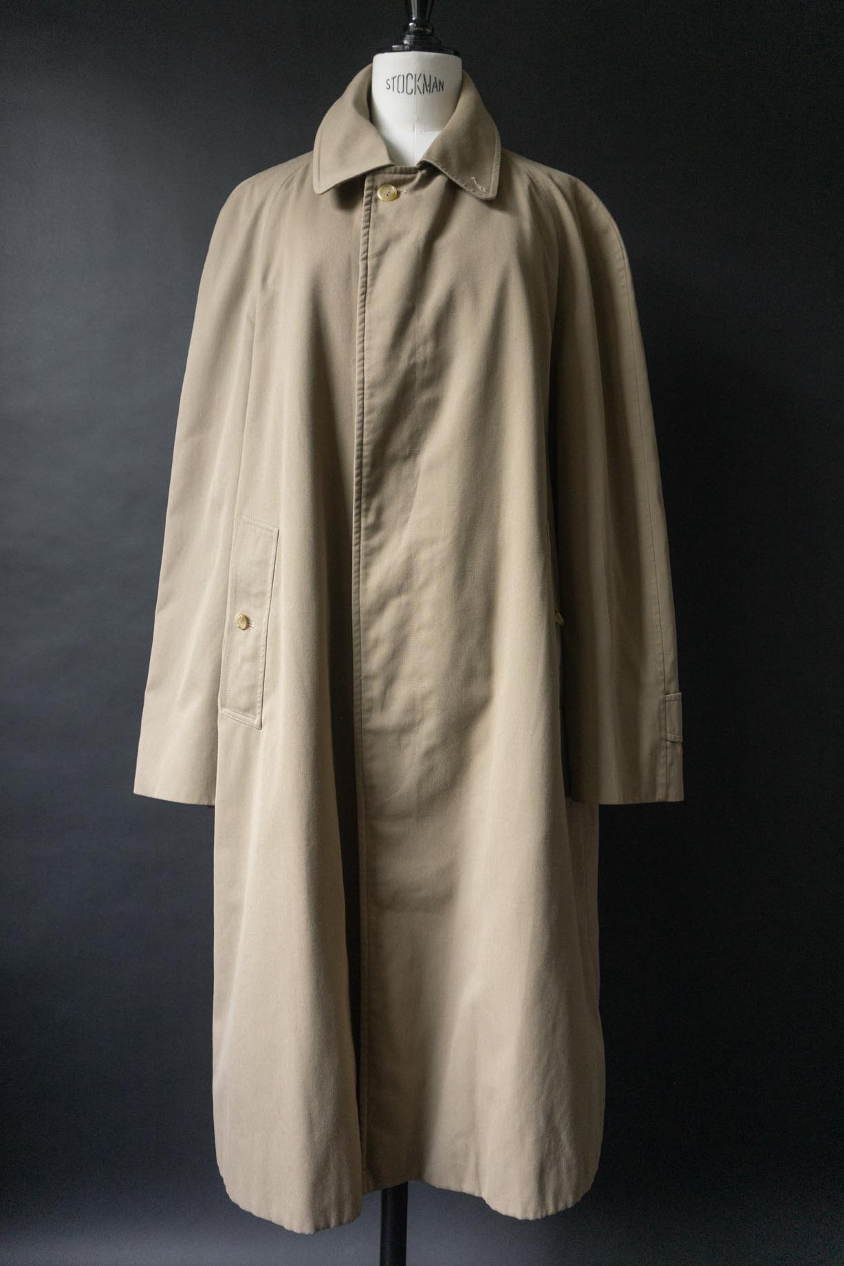 Vintage Burberry Car Coat in Beige, Made in England, M–XL theplaincircle vintage