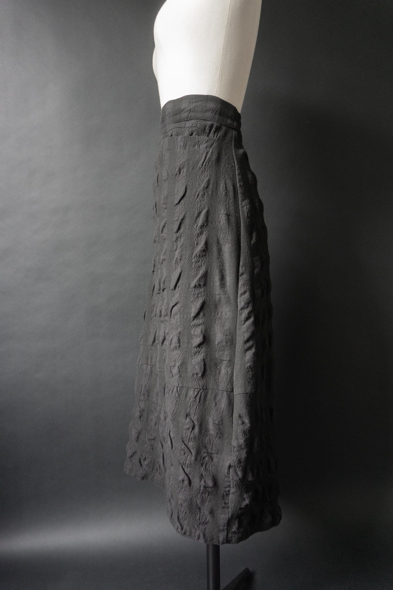 Black Avantgarde Texture Skirt, L–XL theplaincircle vintage
