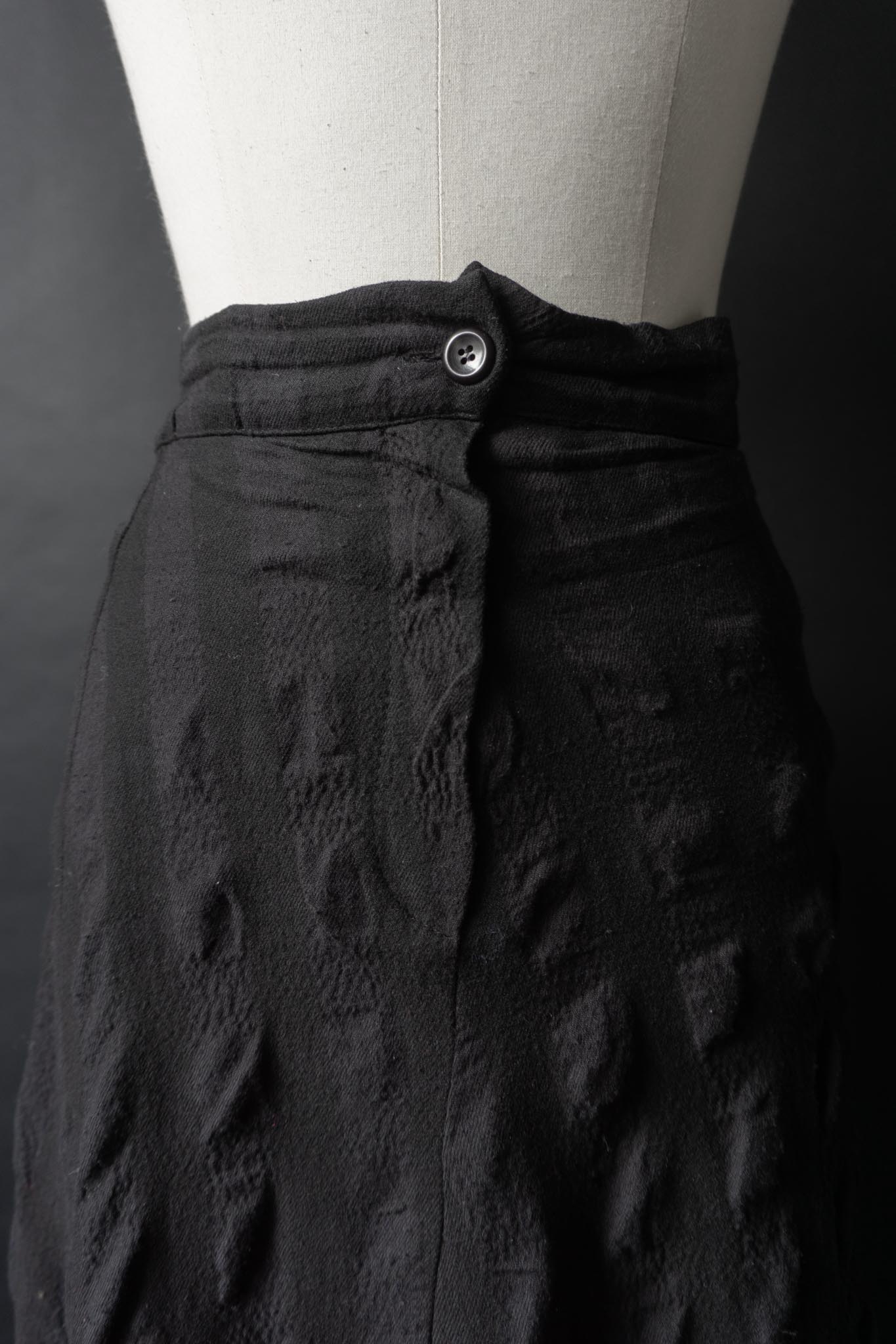 Black Avantgarde Texture Skirt, L–XL theplaincircle vintage