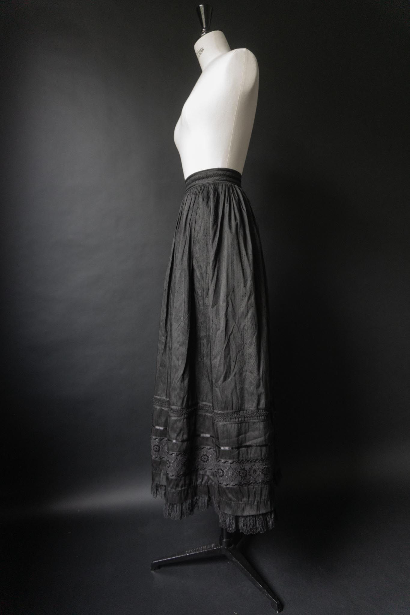 Vintage Midirock Wildseide Spitze, XS–S theplaincircle vintage