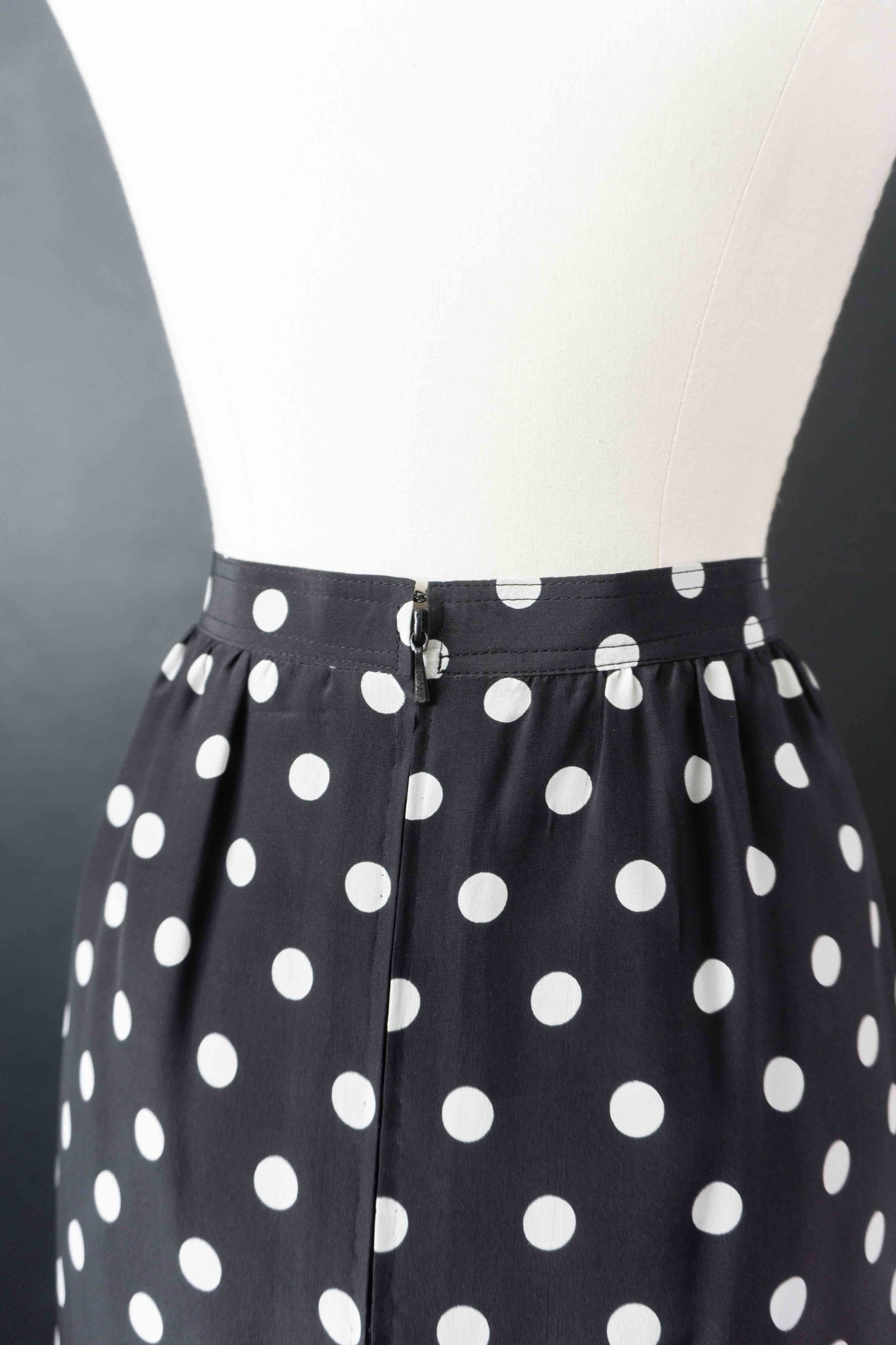 Vintage Seidenrock schwarz mit weißen Polka Dots 80er Jahre