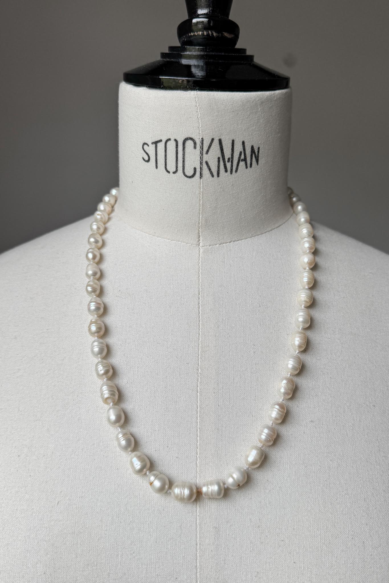 Vintage Perlenkette mit Magnetverschluss – Organic Pearl Necklace theplaincircle vintage