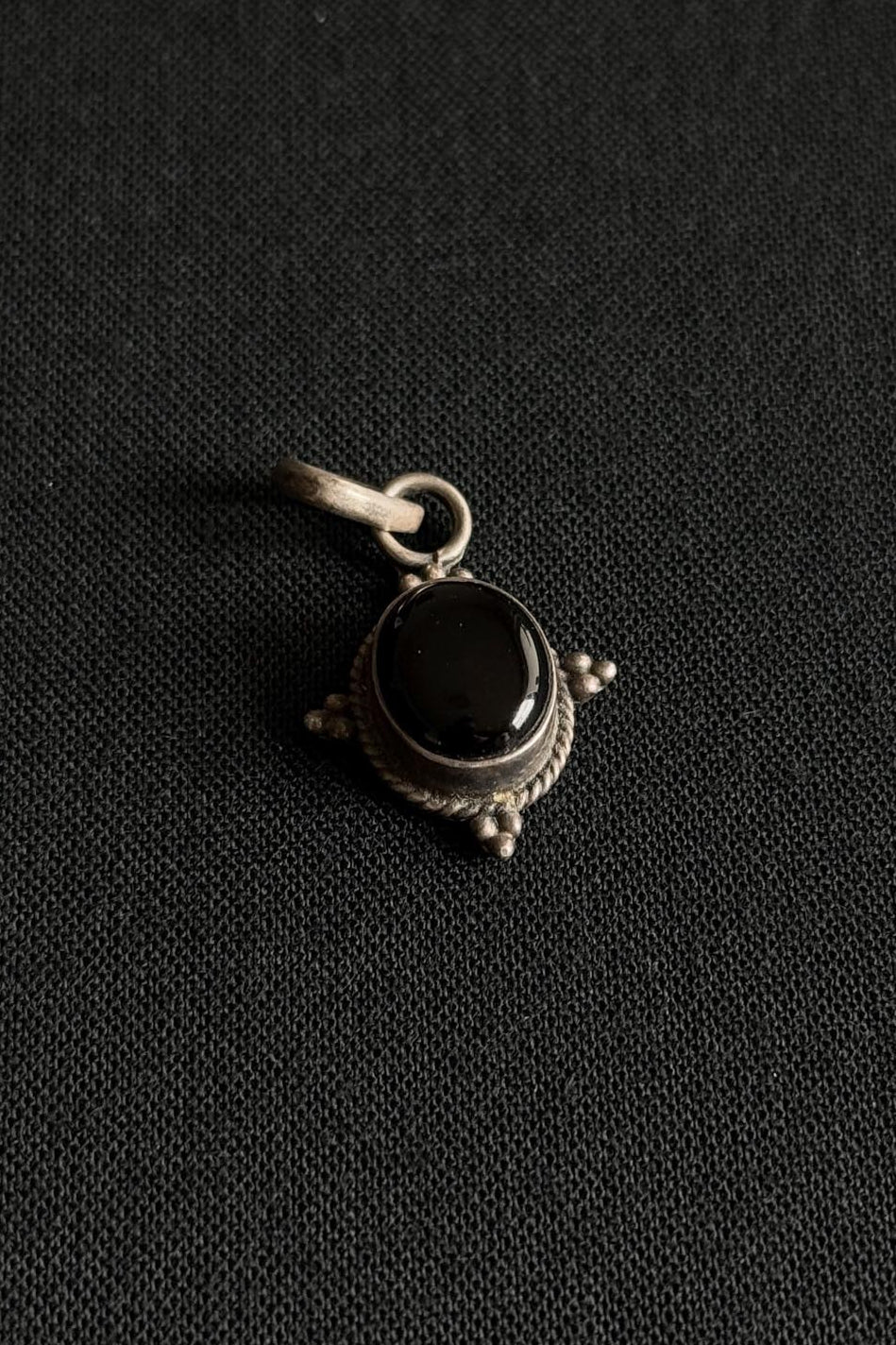 925 Sterling Silber Anhänger mit Onyx – Witchy Folklore Charm theplaincircle vintage