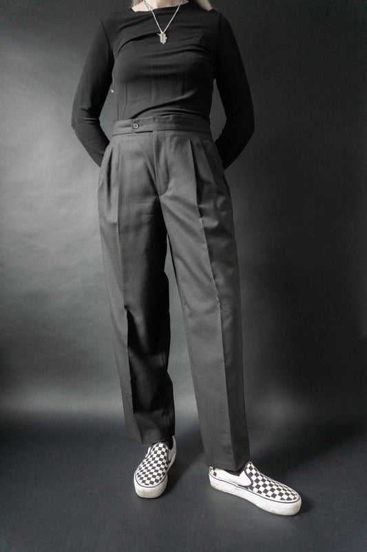 Schwarze Vintage Smokinghose 80er aus Wolle mit Satin-Galantstreifen, Bundfalten und Bügelfalten