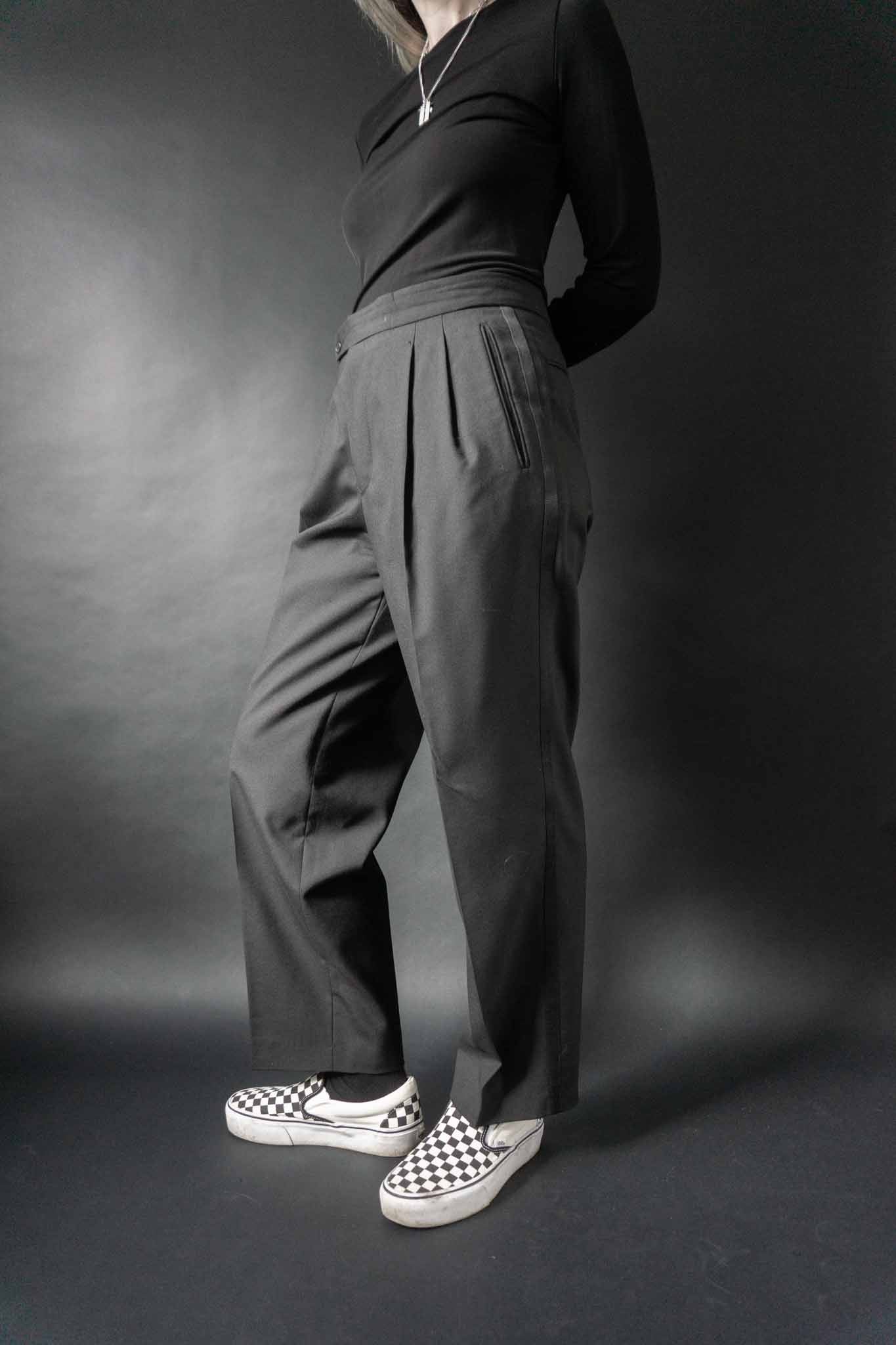 Schwarze Vintage Smokinghose 80er aus Wolle mit Satin-Galantstreifen, Bundfalten und Bügelfalten