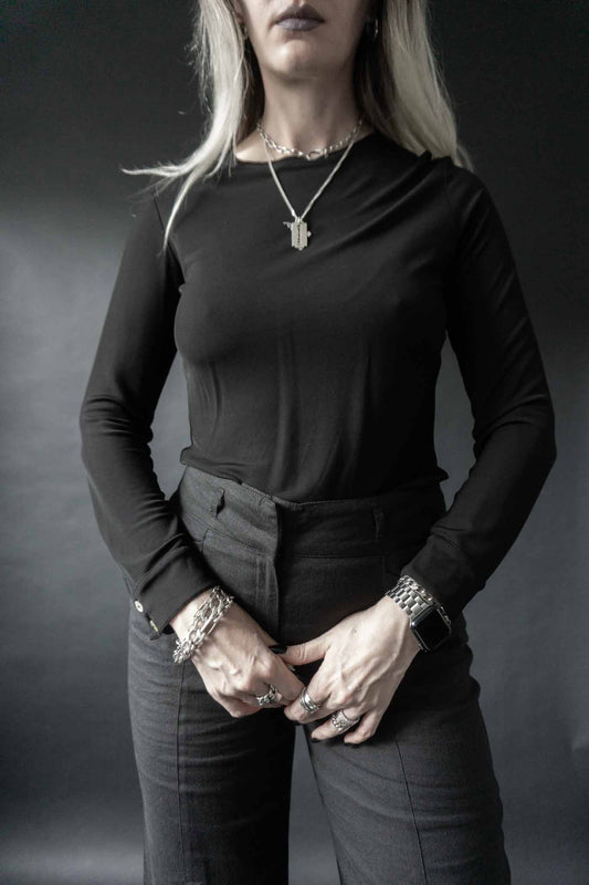 Schwarzes Vintage Longsleeve minimalistisch