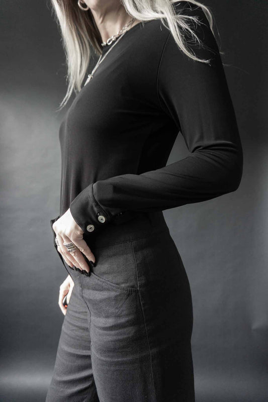 Schwarzes Vintage Longsleeve minimalistisch