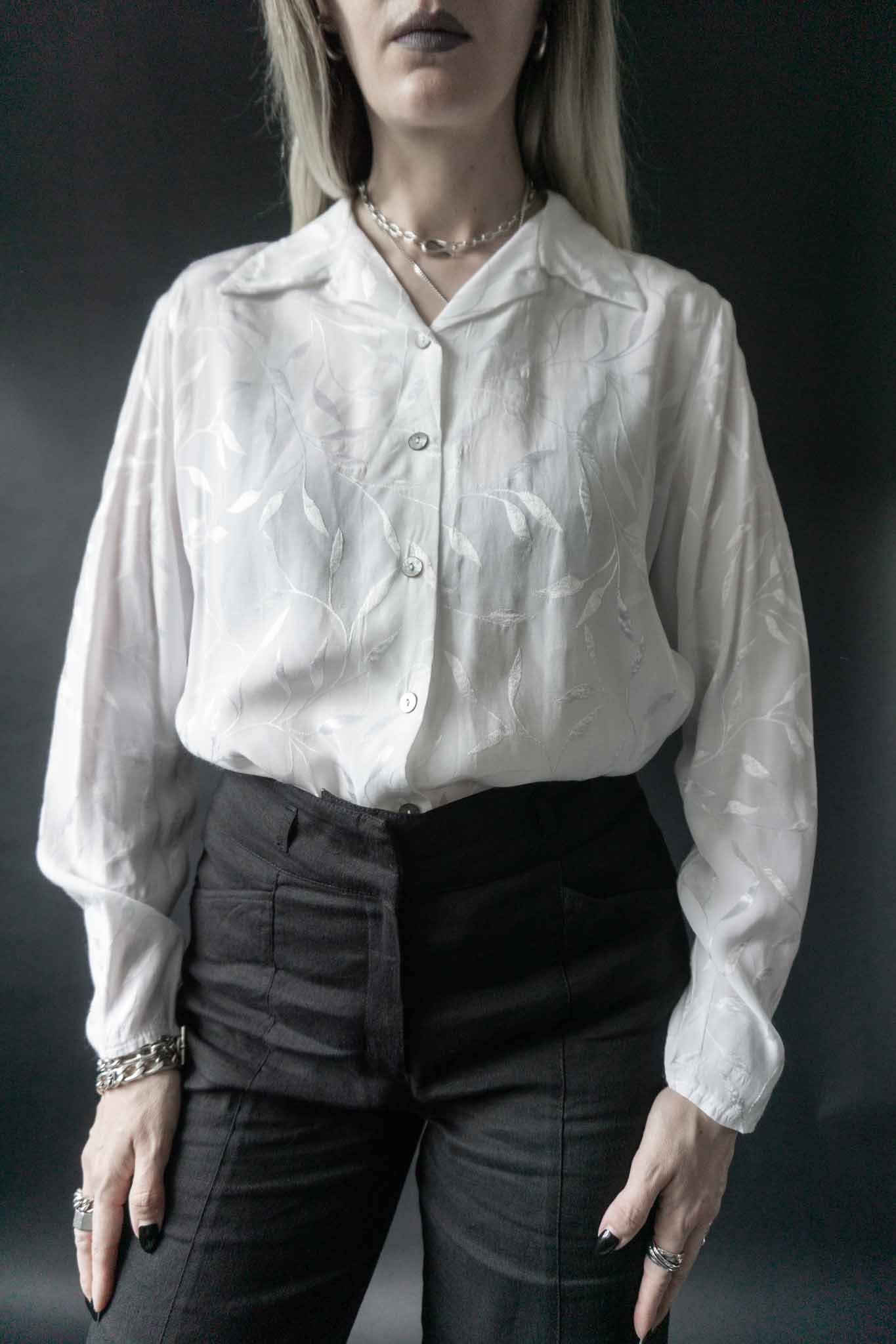 Weiße Vintage Viskose-Bluse mit tonalem Blütenmuster aus den 80s