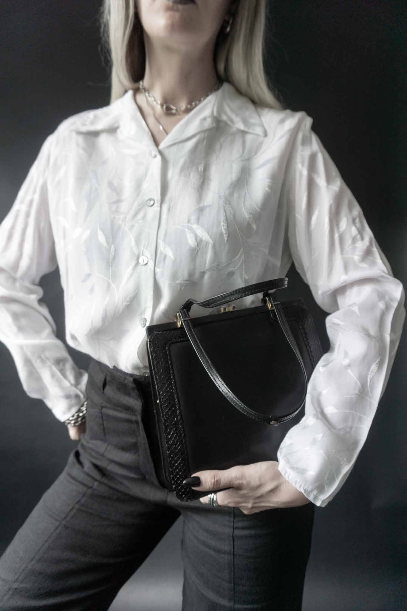 Weiße Vintage Viskose-Bluse mit tonalem Blütenmuster aus den 80s